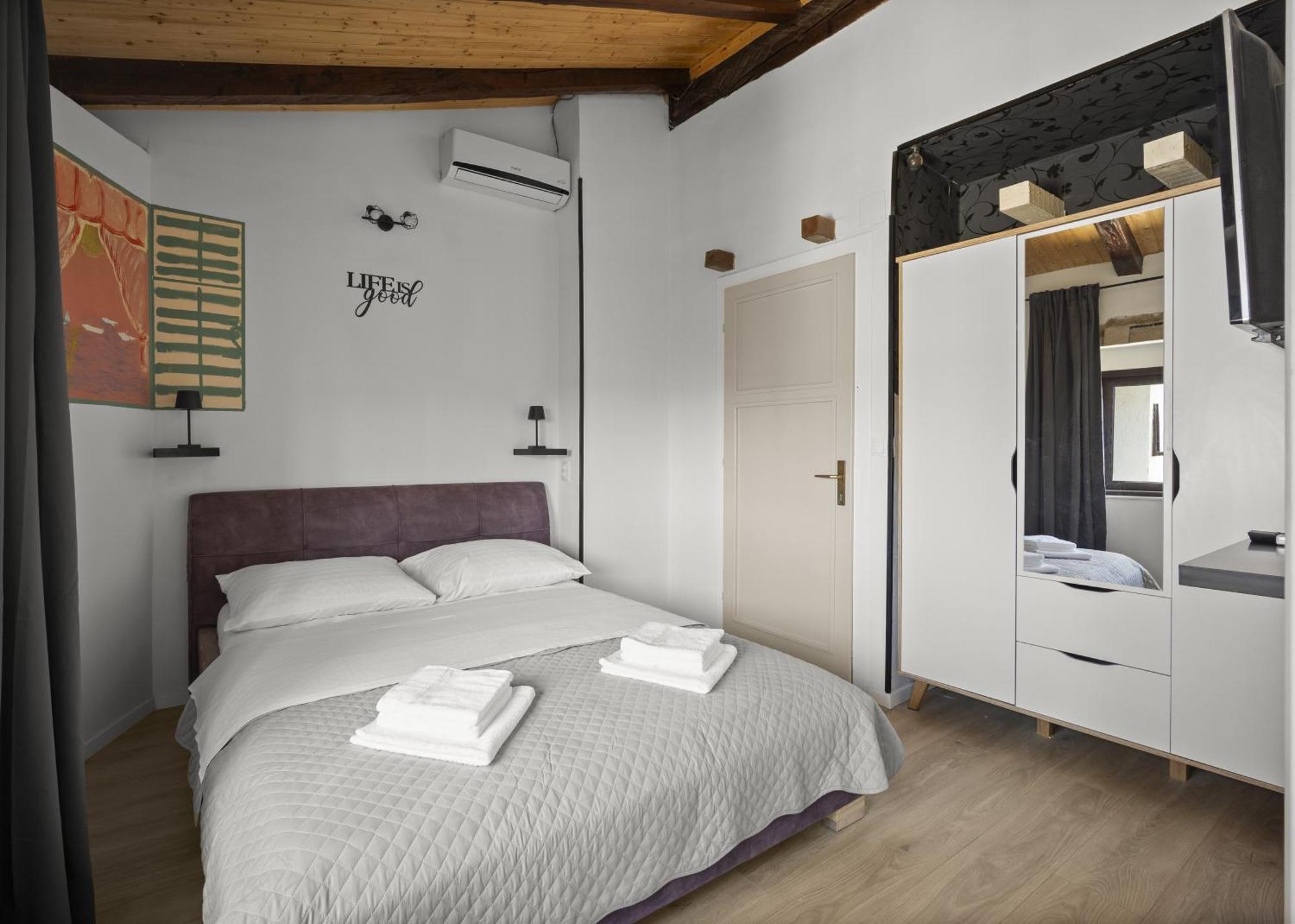 Splitski Dir Apartment Split