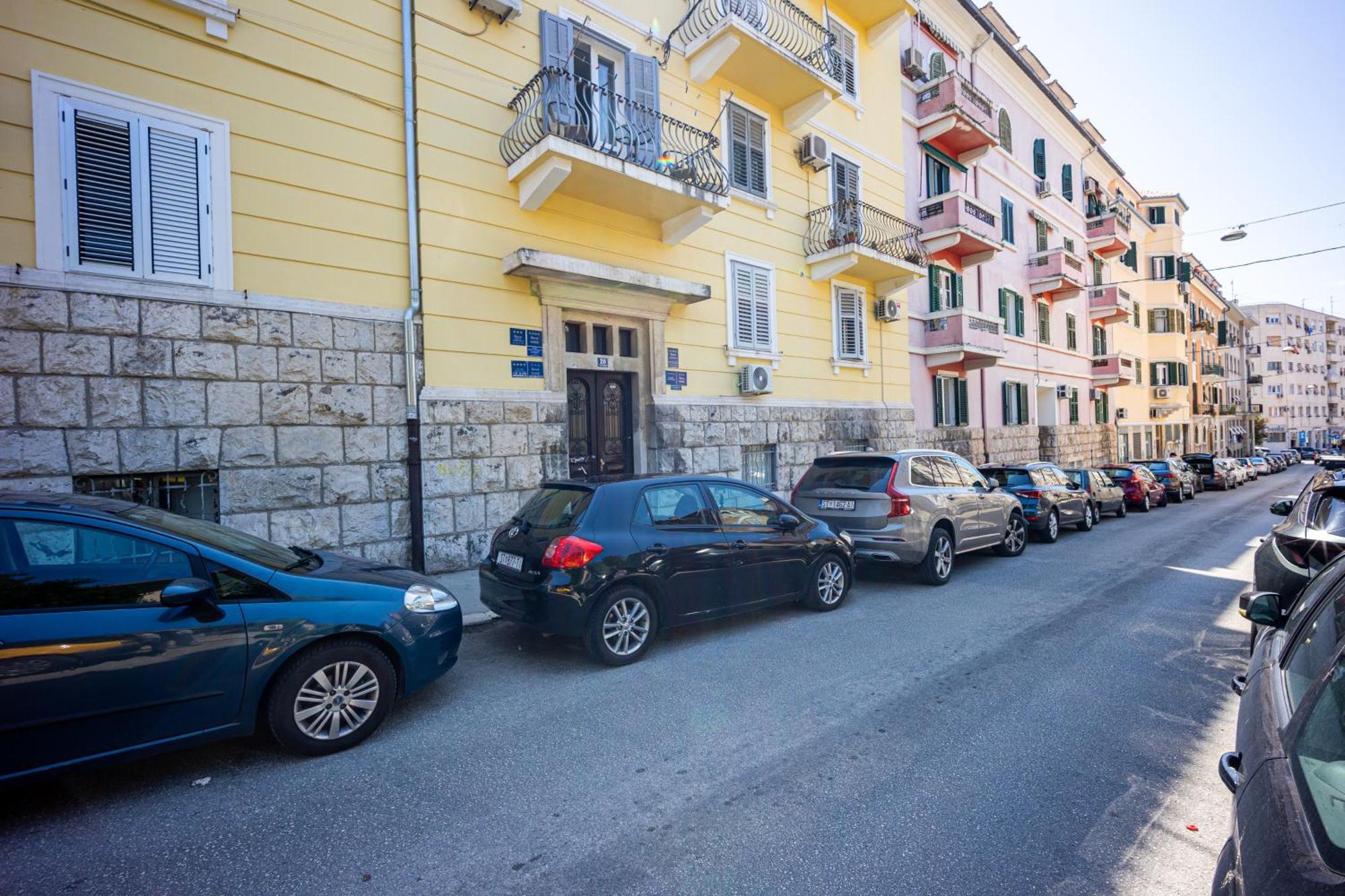 Splitski Dir Apartment *