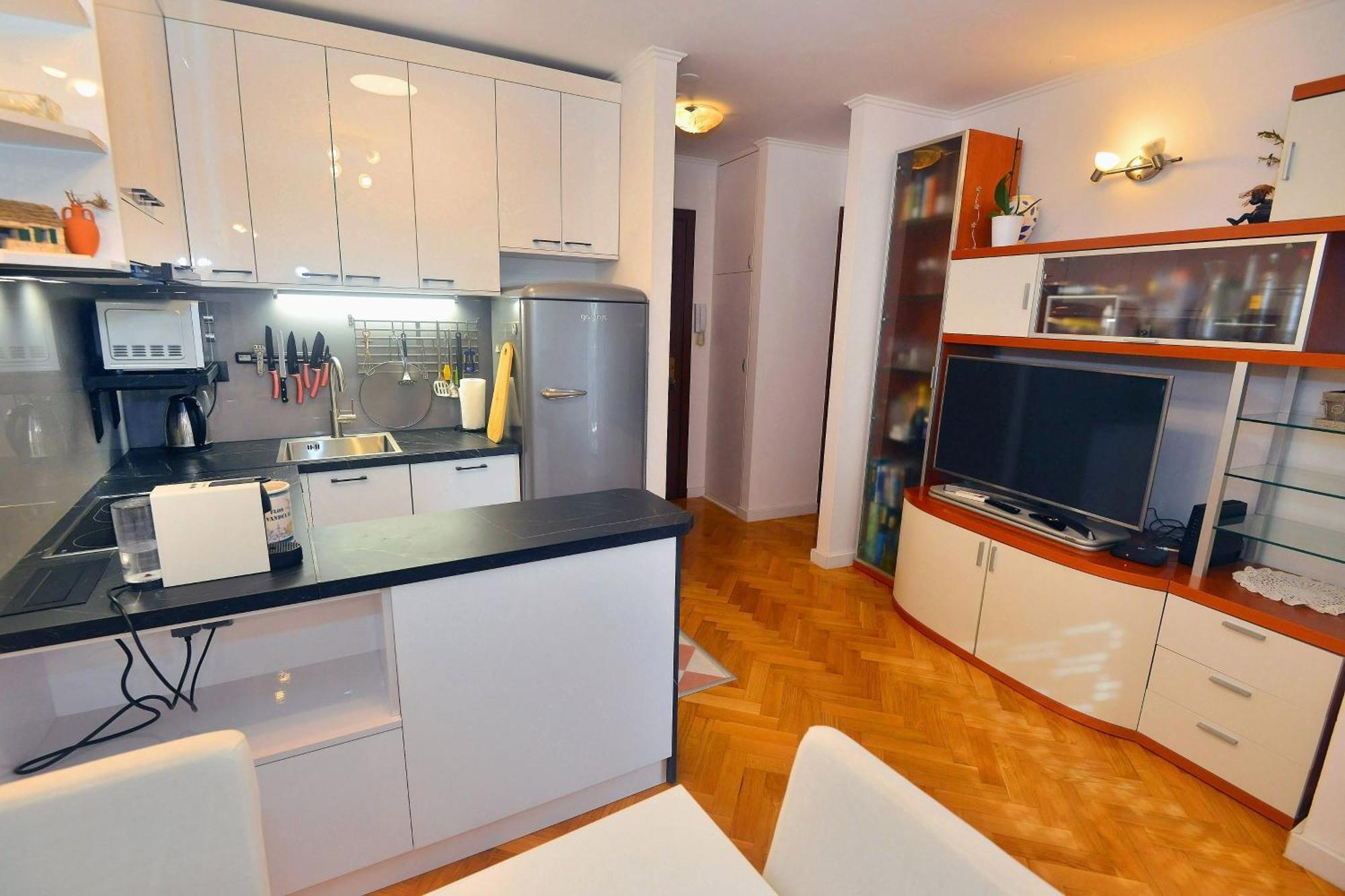 One Bedroom Terrace Parking