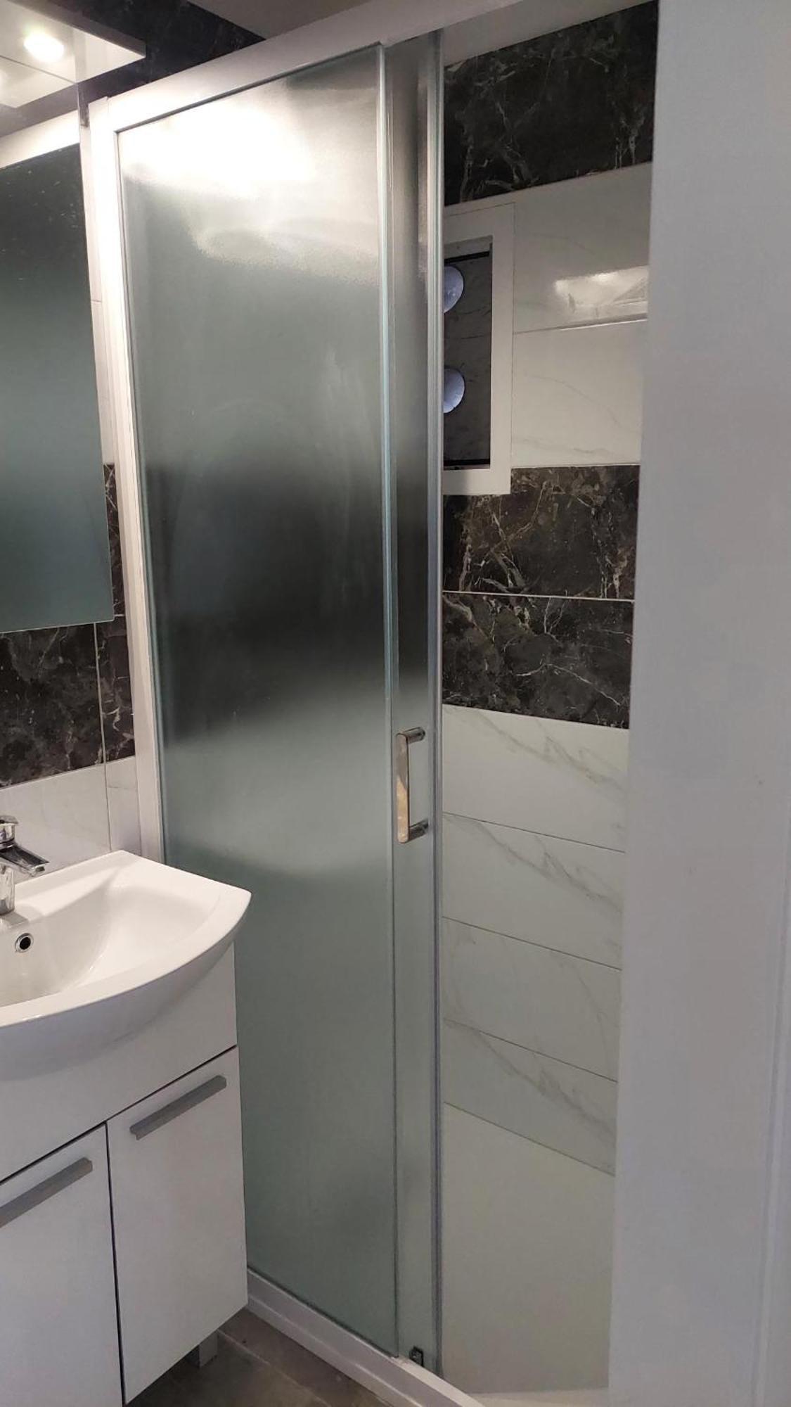 Apartment With Private Toilet And Terrace In Center In Shared Split