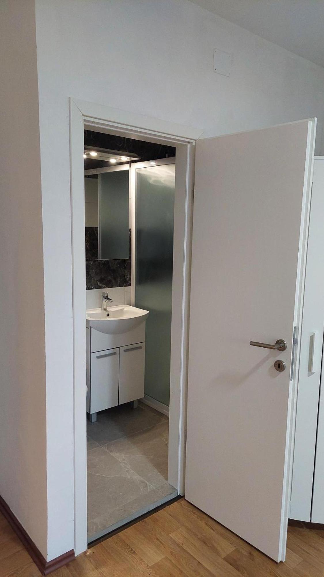 With Private Toilet And Terrace In Center In Shared Apartment