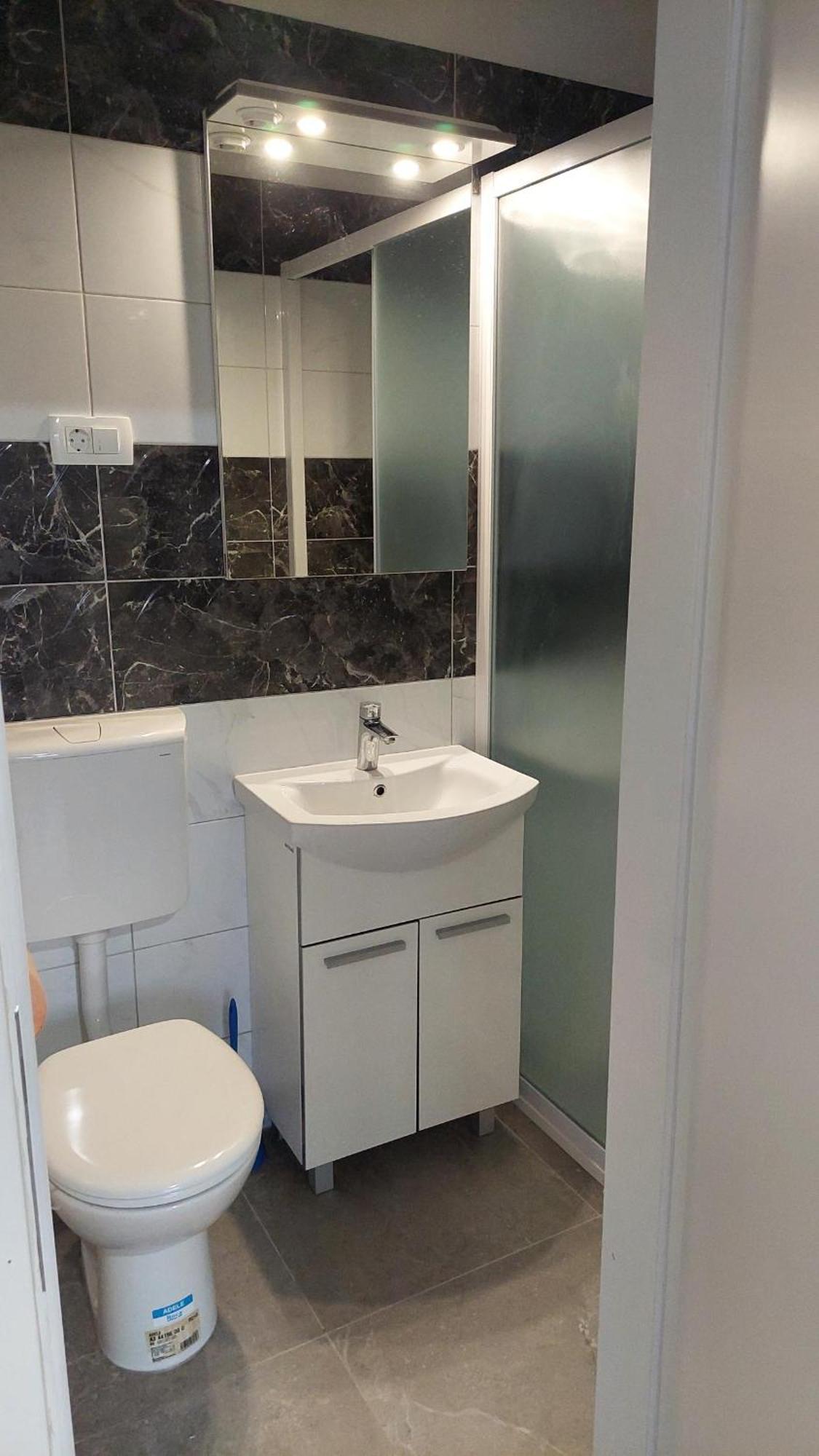 With Private Toilet And Terrace In Center In Shared * Split