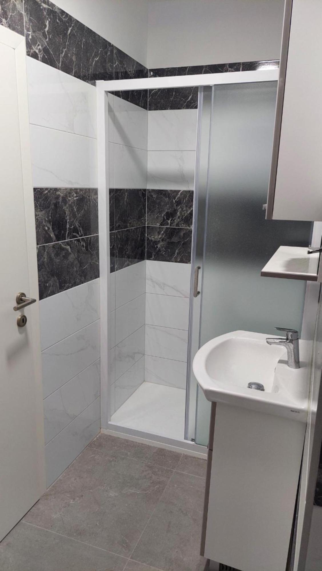 Apartment With Private Toilet And Balcony In Center In Shared Split