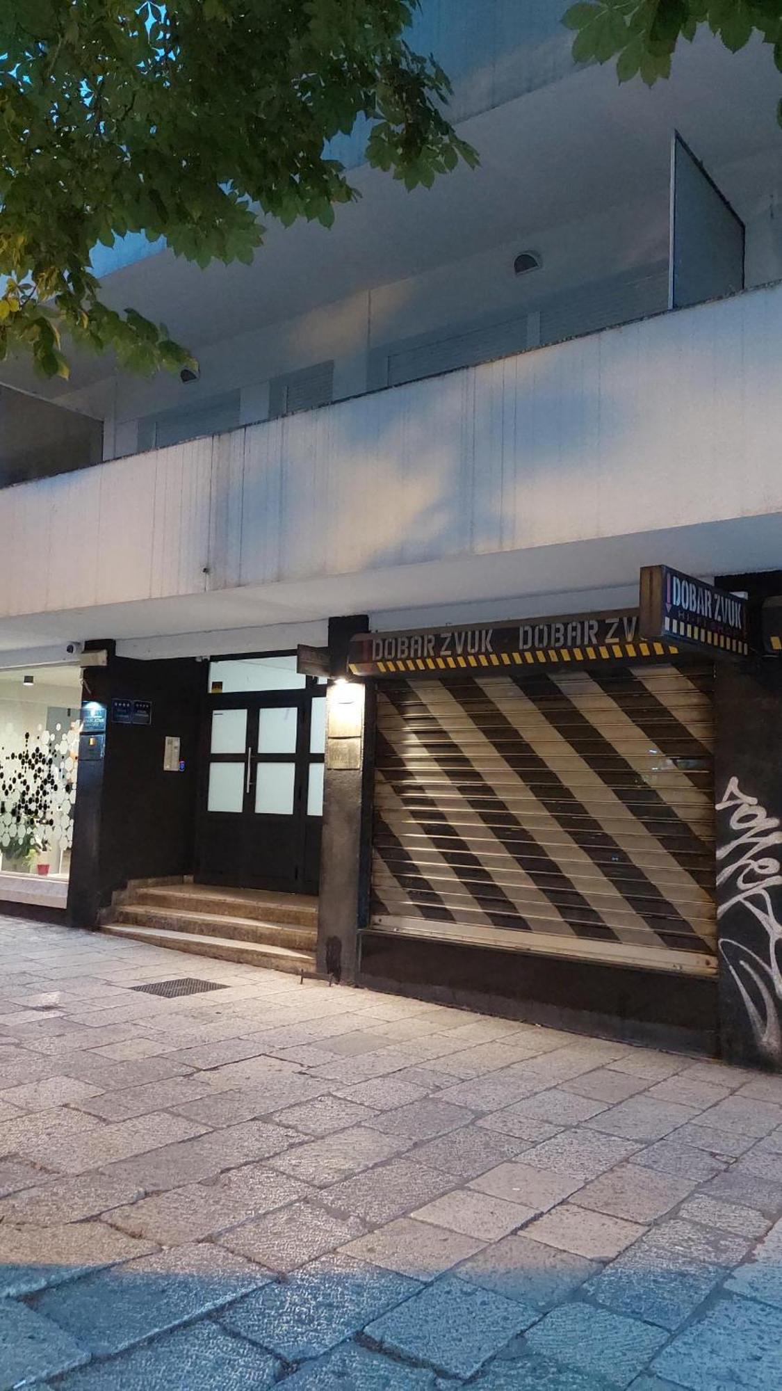 With Private Toilet And Balcony In Center In Shared Apartment Split