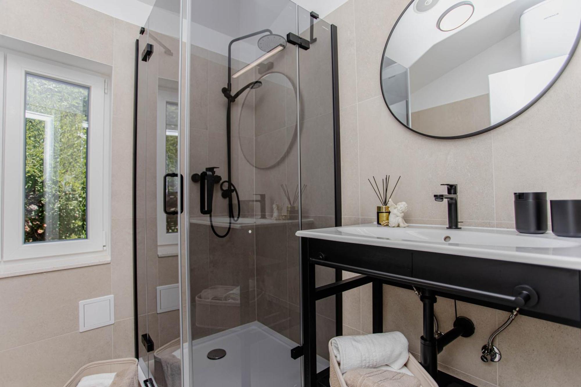 Apartment Luxury Monfrina 3 In The Old Town *