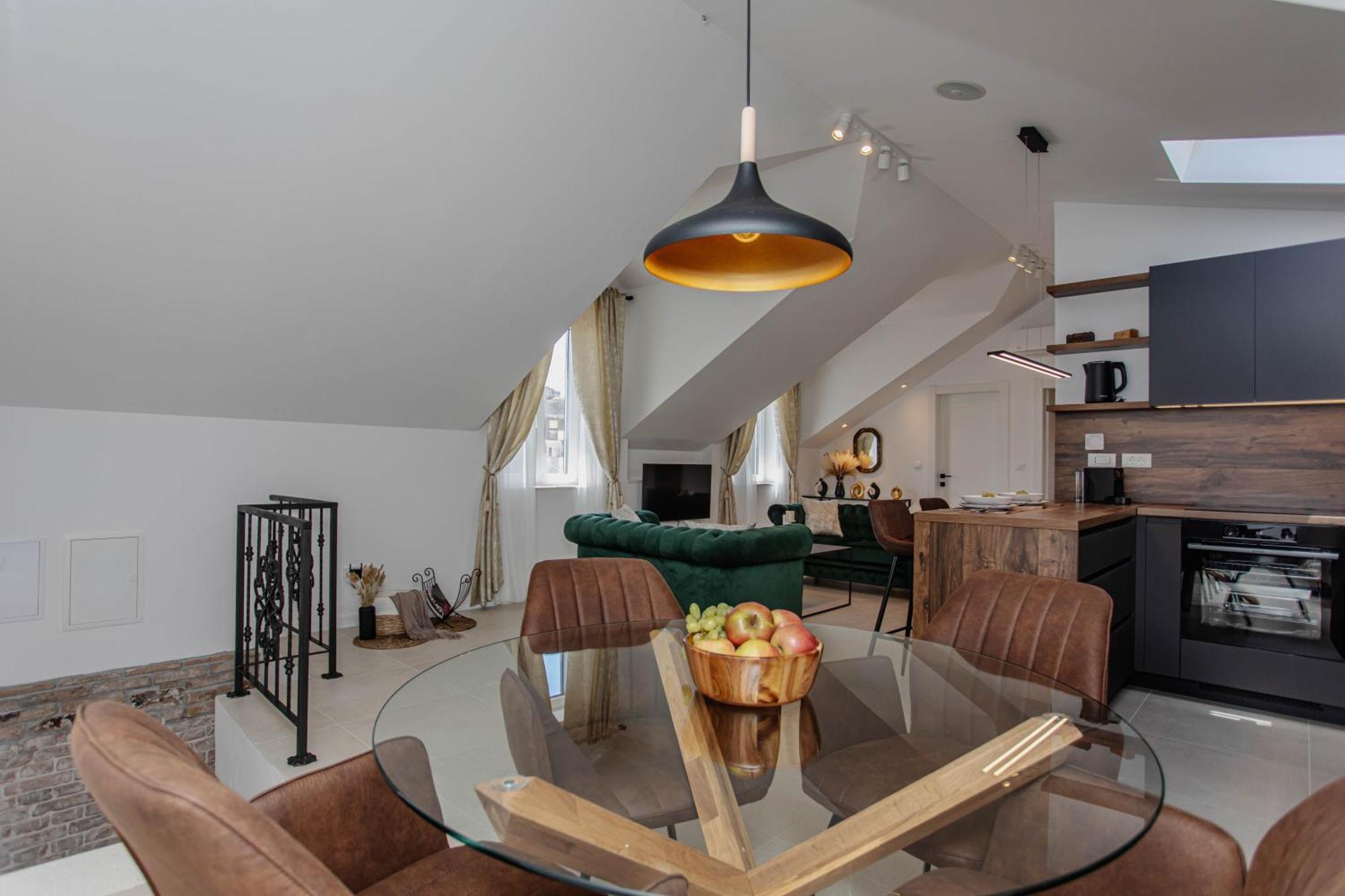 Luxury Monfrina 3 In The Old Town Apartment *