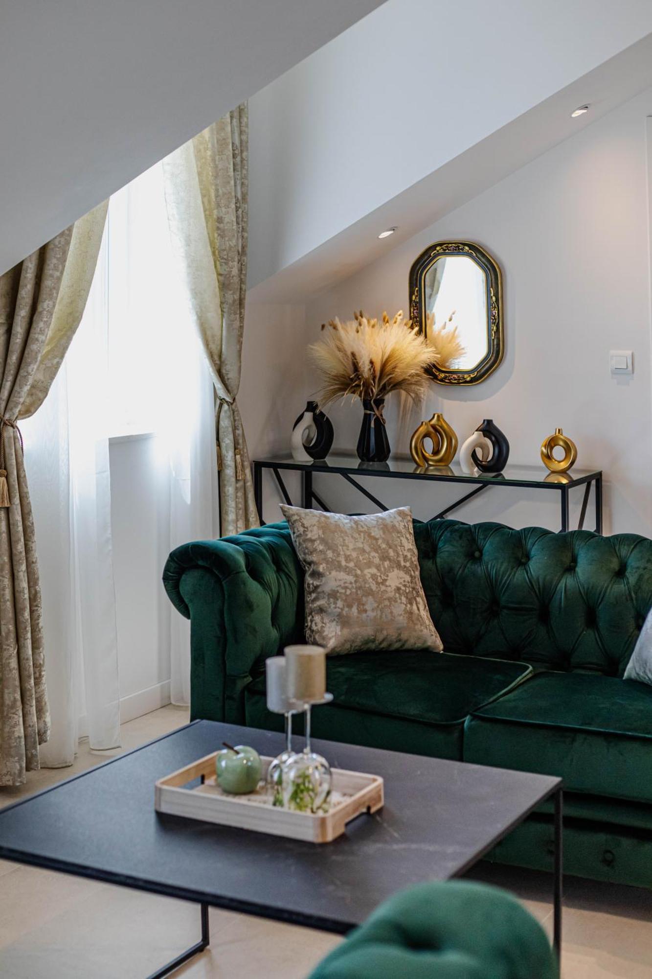 Luxury Monfrina 3 In The Old Town Apartment *