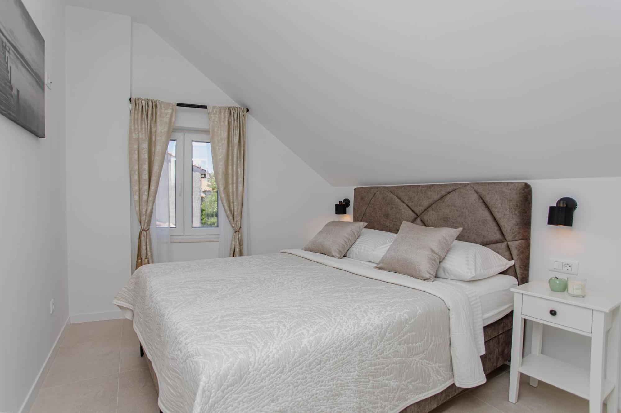 Luxury Monfrina 3 In The Old Town Apartment Split
