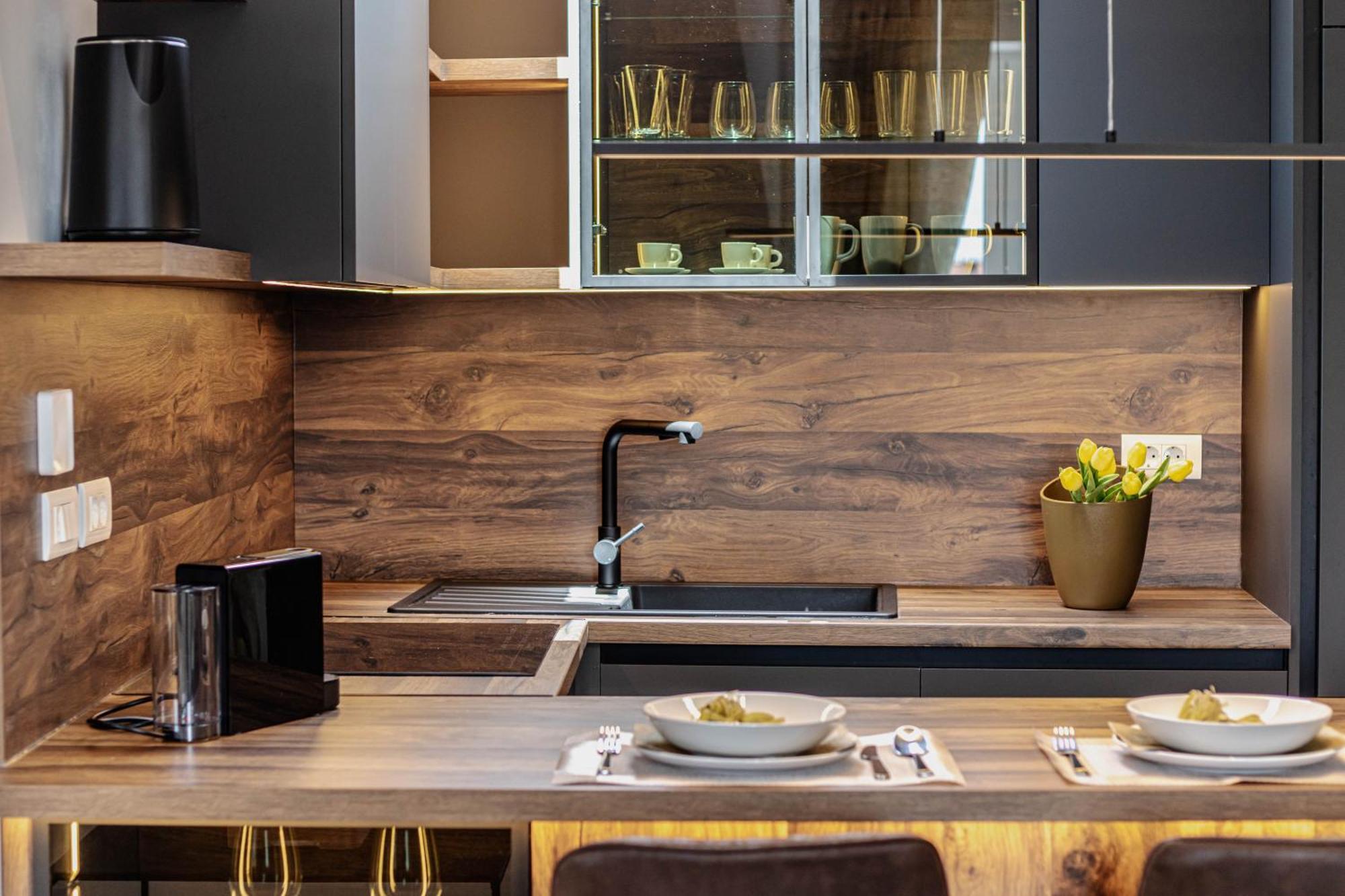 Luxury Monfrina 3 In The Old Town Apartment *