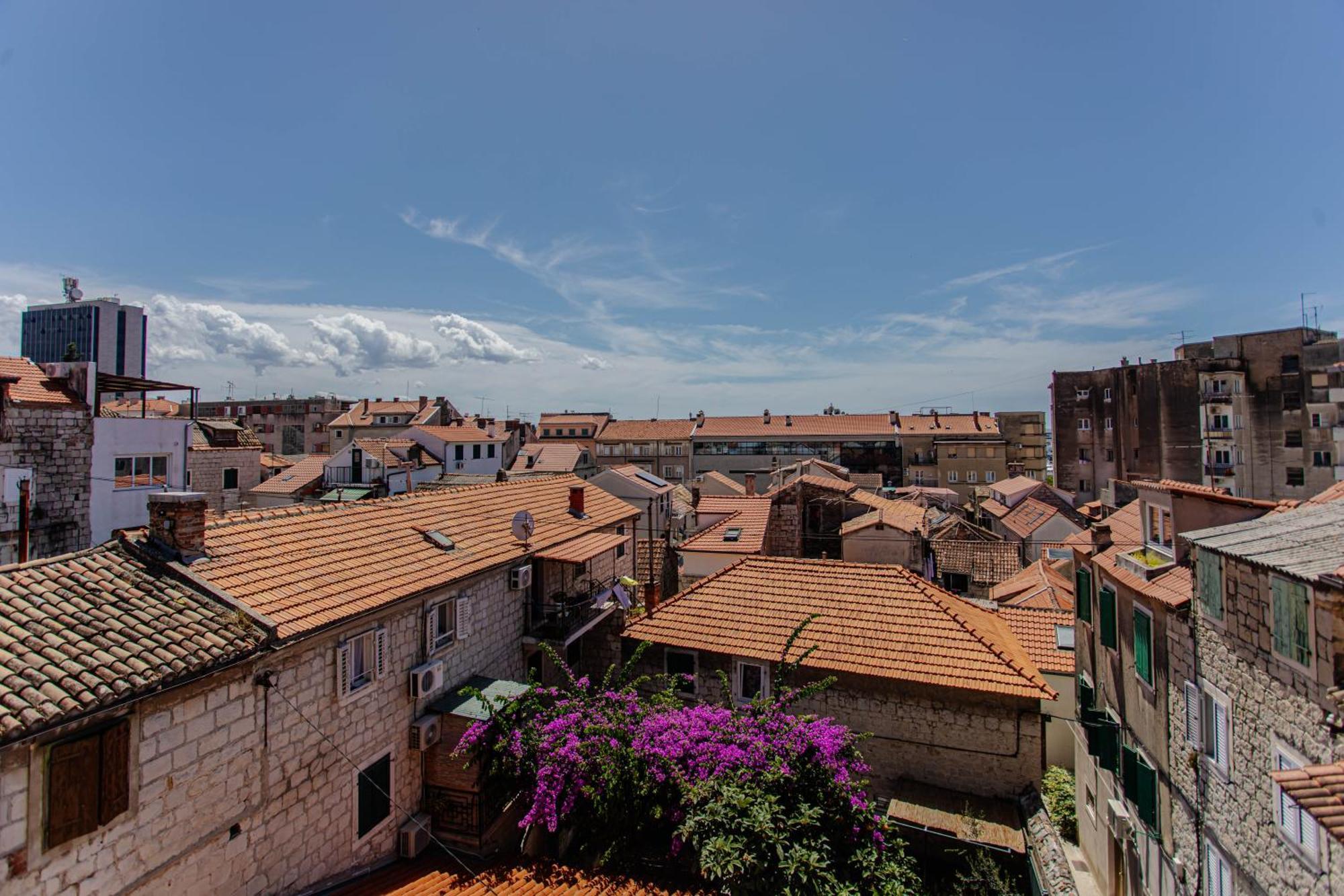 Apartment Luxury Monfrina 3 In The Old Town