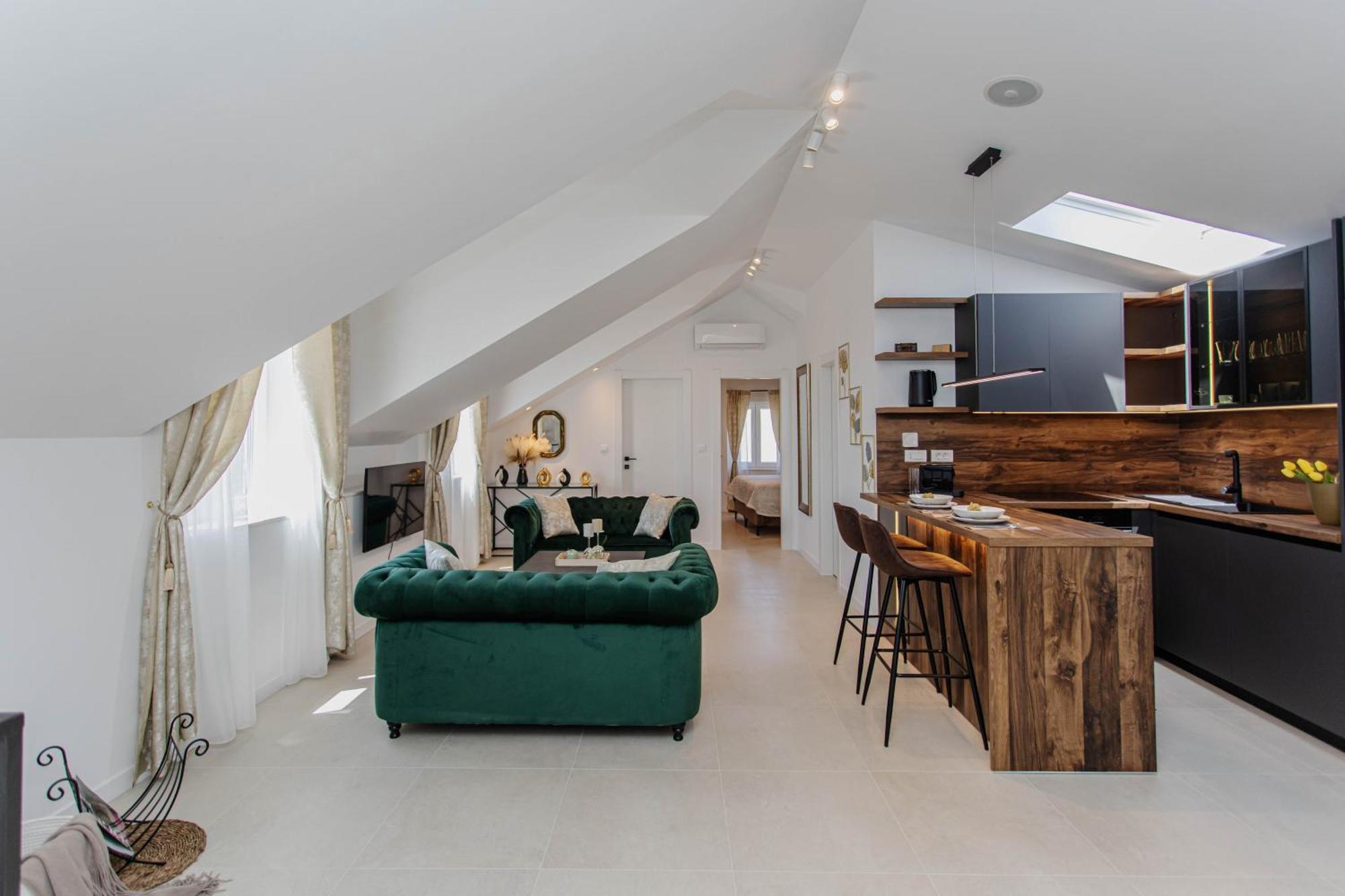 Apartment Luxury Monfrina 3 In The Old Town *