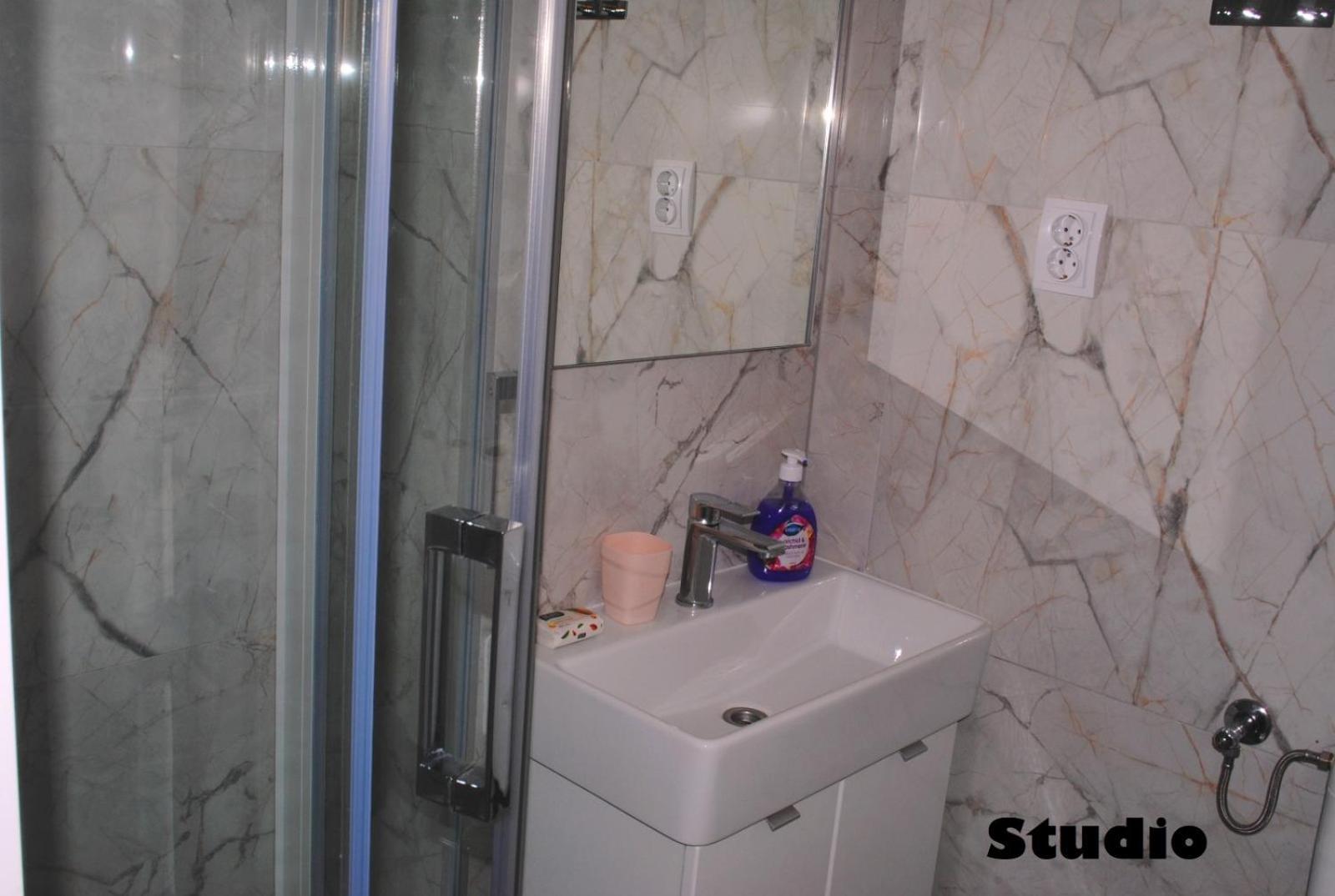 Apartment Sunshower And Split