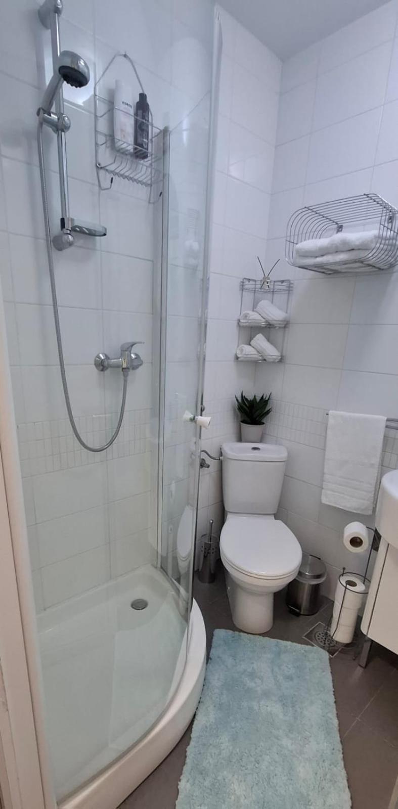 Apartment Bella Vista - Cozy With Easy Check-in And Free Parking Split