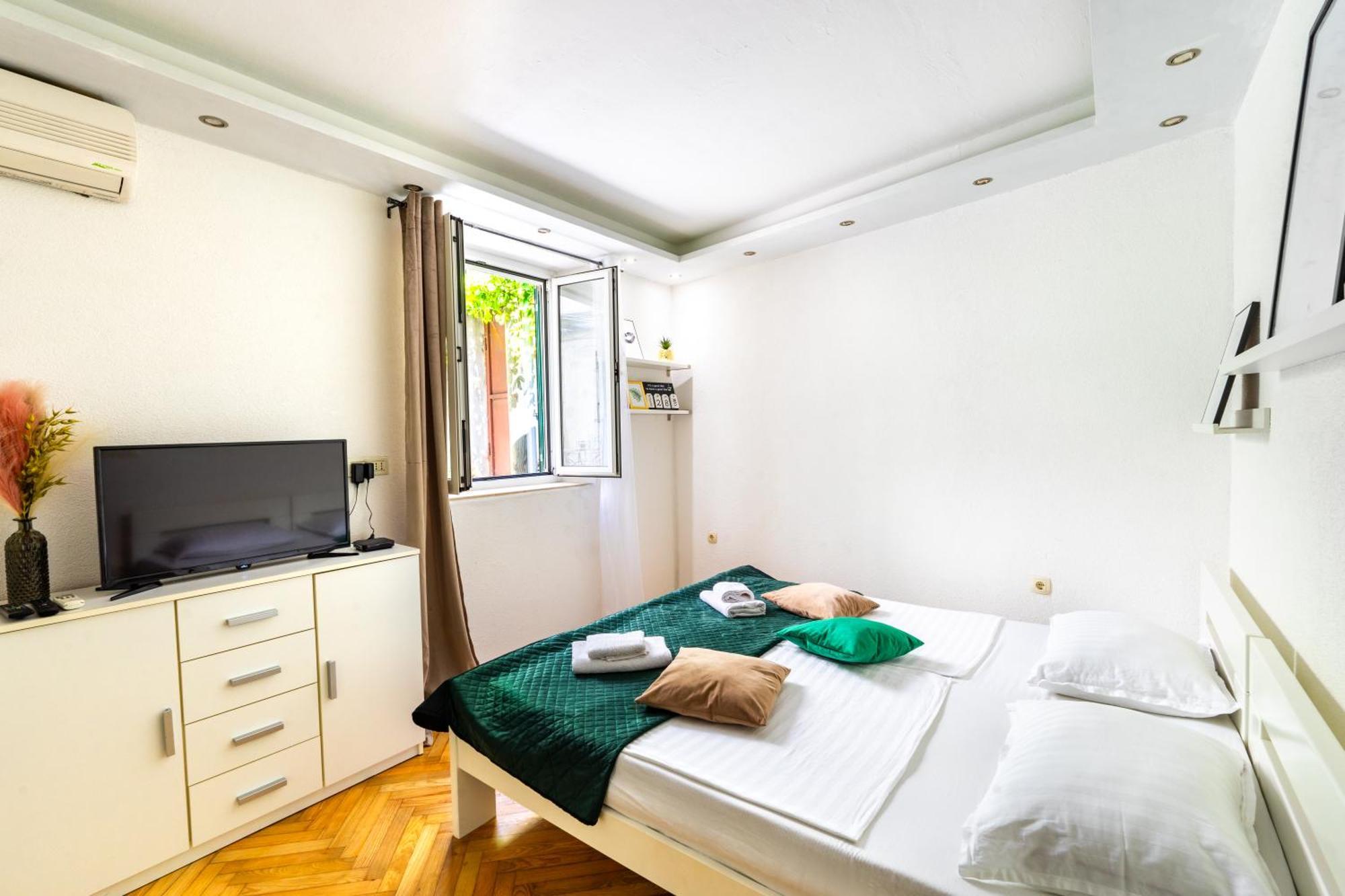 Apartment Corner Split