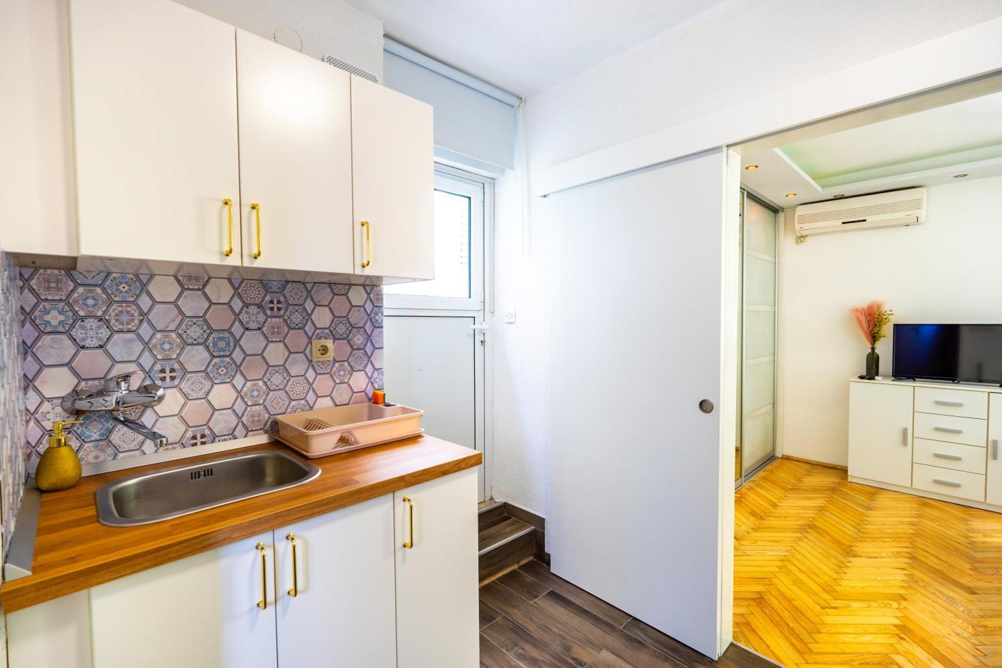 Corner Apartment Split