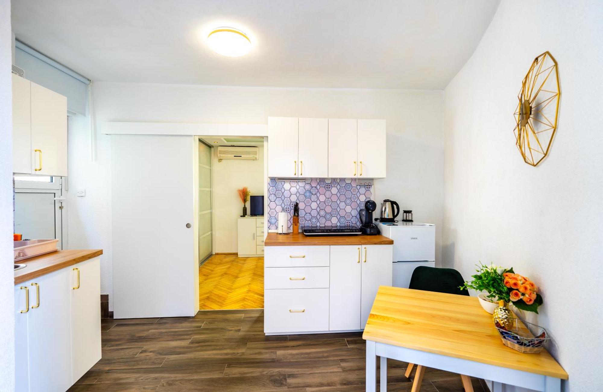 Apartment Corner *