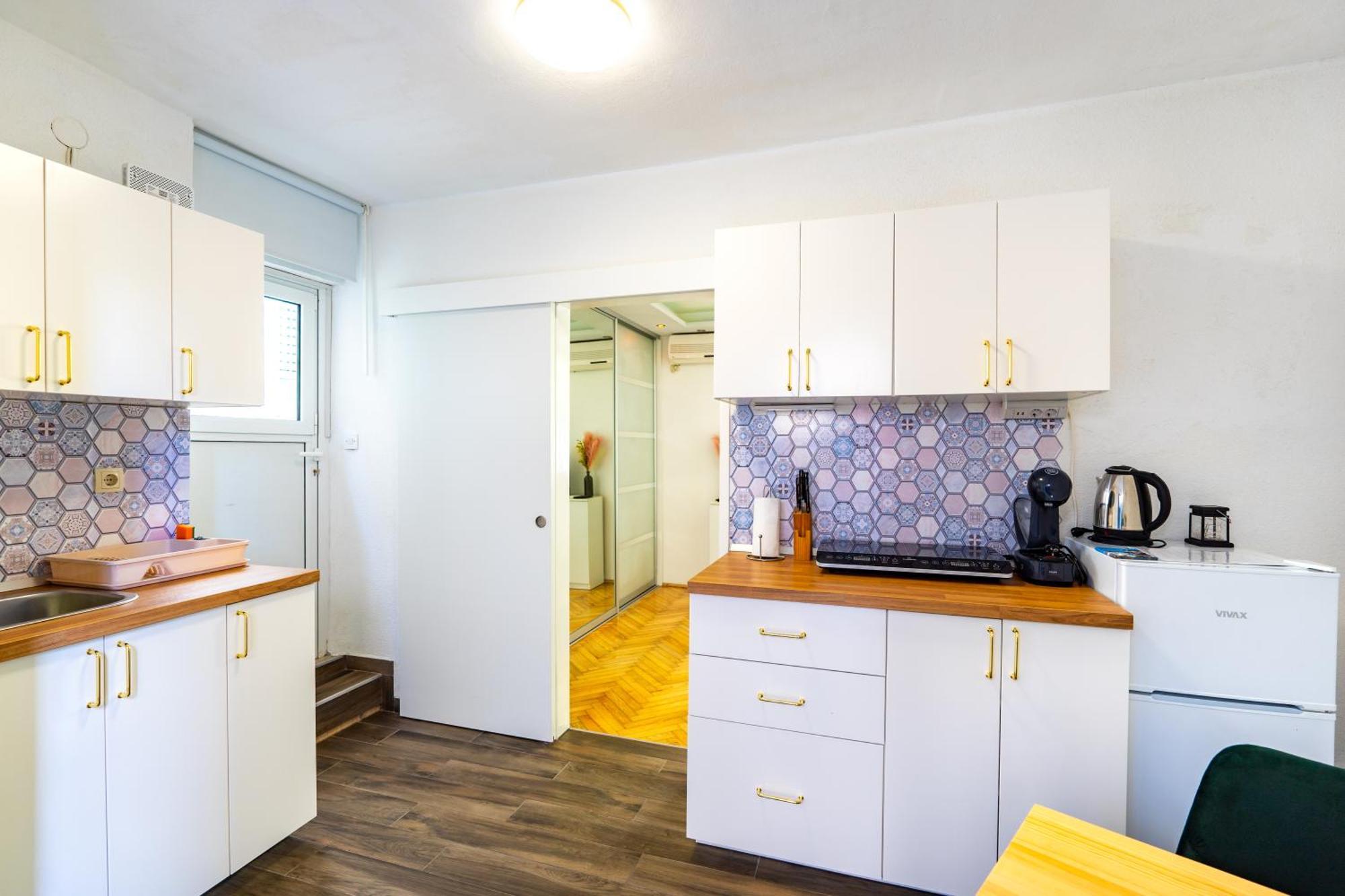 Corner Apartment Split