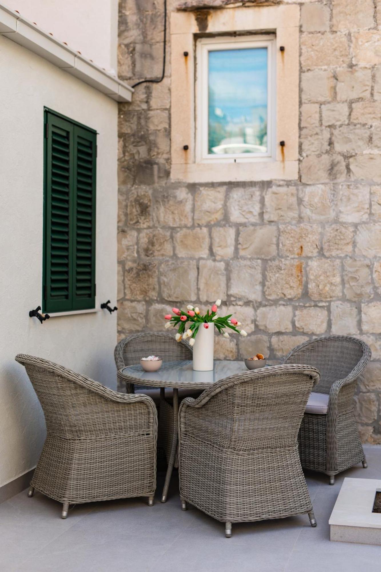 Apartment Luxury Center House Split