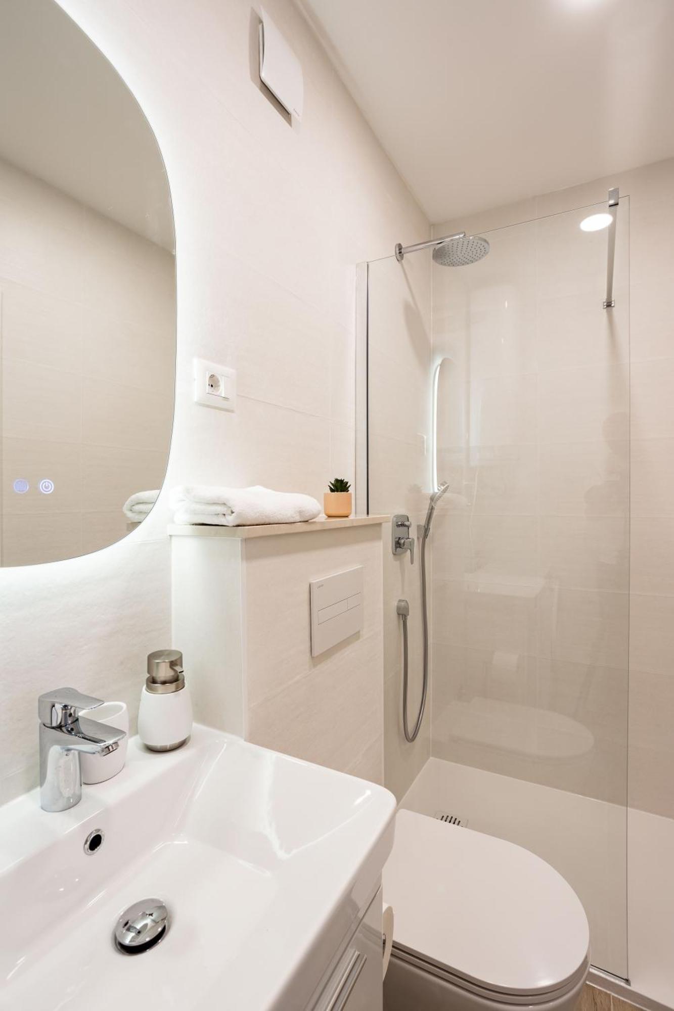 Luxury Center House *