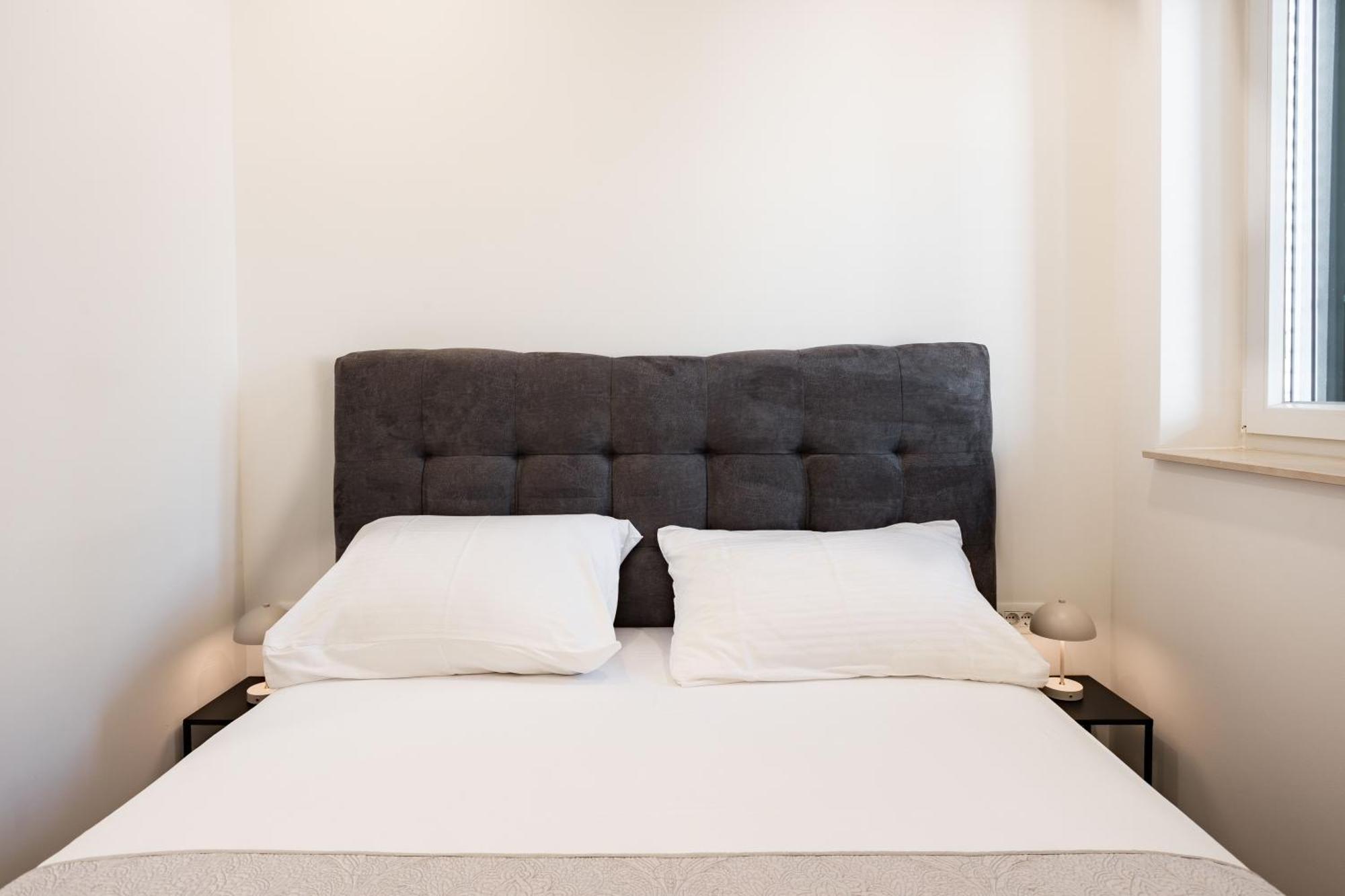 Luxury Center House Split