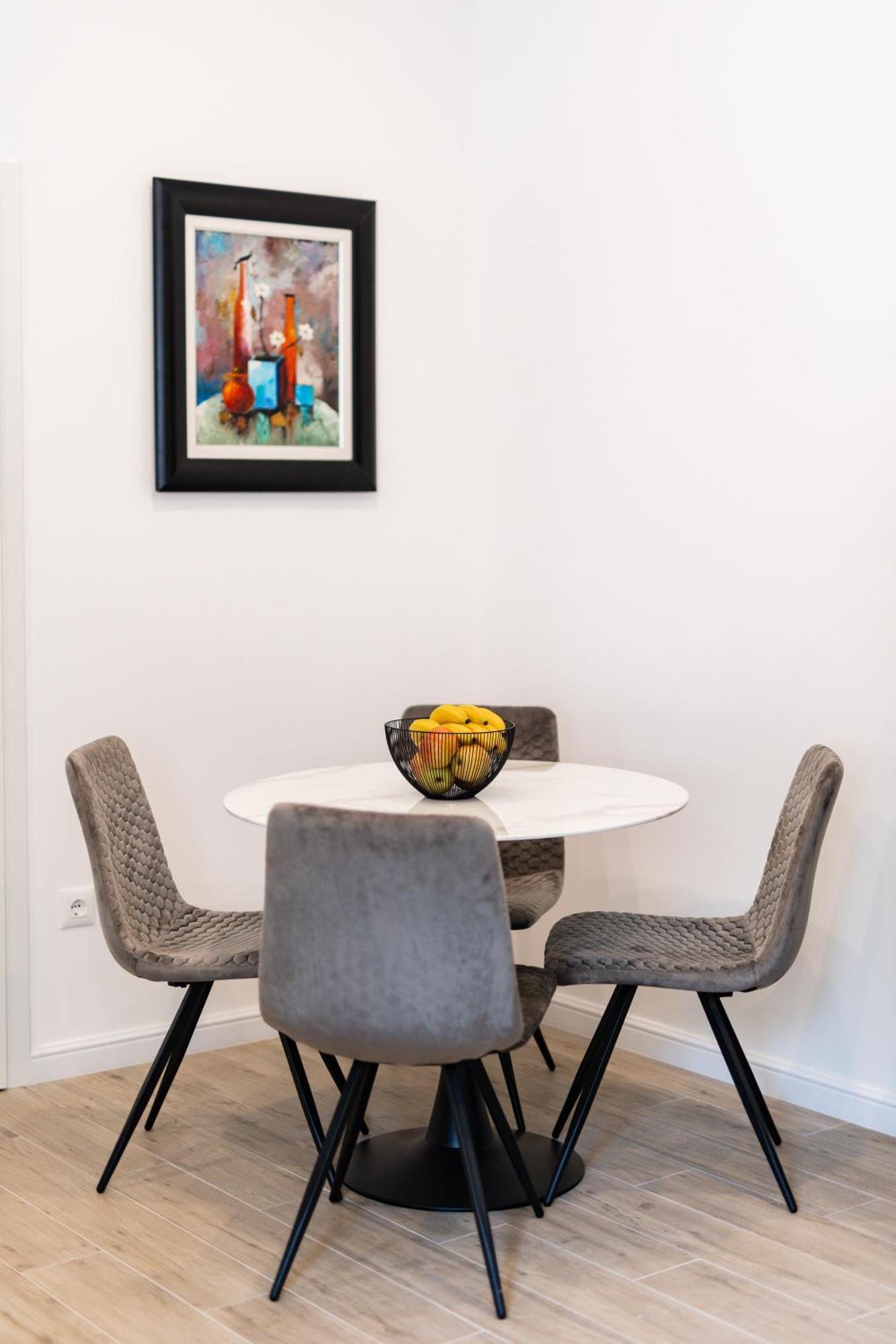 Apartment Luxury Center House Split