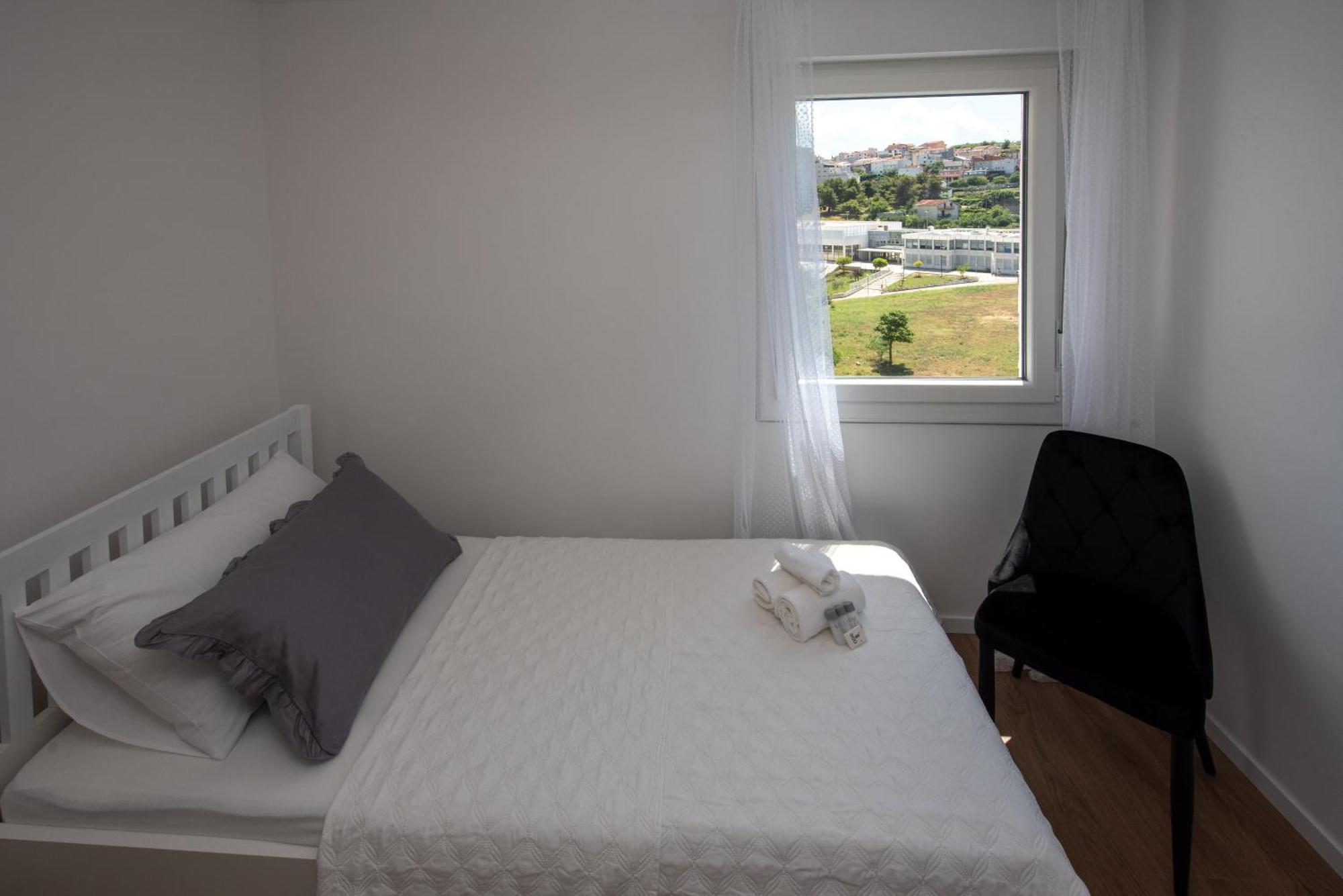 Mary Apartment Split