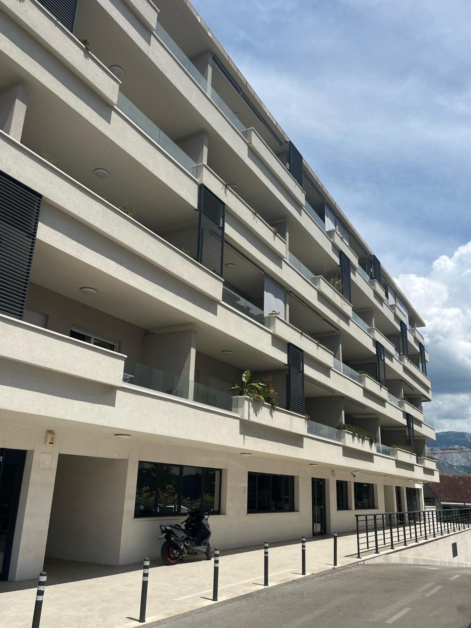 Luxury Rinos - Free Garage Parking Apartment Split