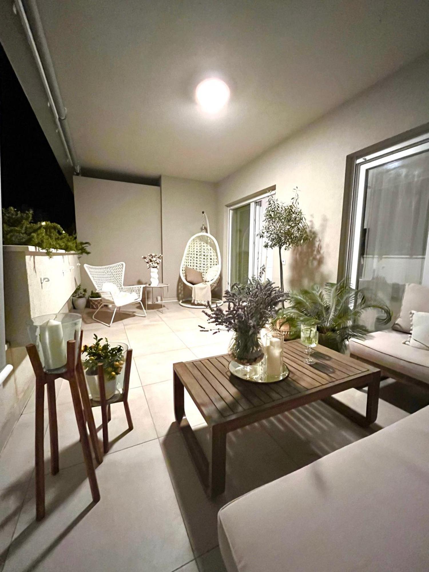 Luxury Rinos - Free Garage Parking Apartment