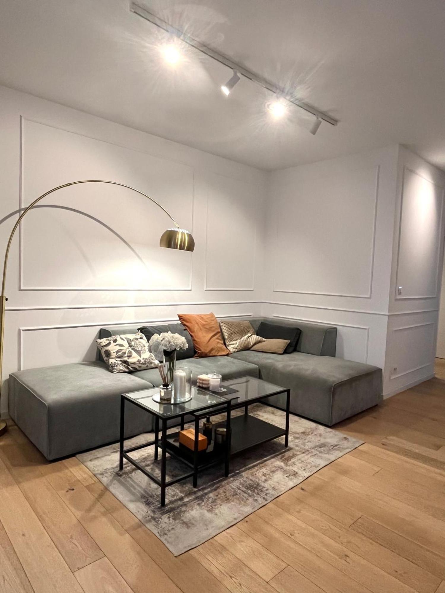 Luxury Rinos - Free Garage Parking Apartment