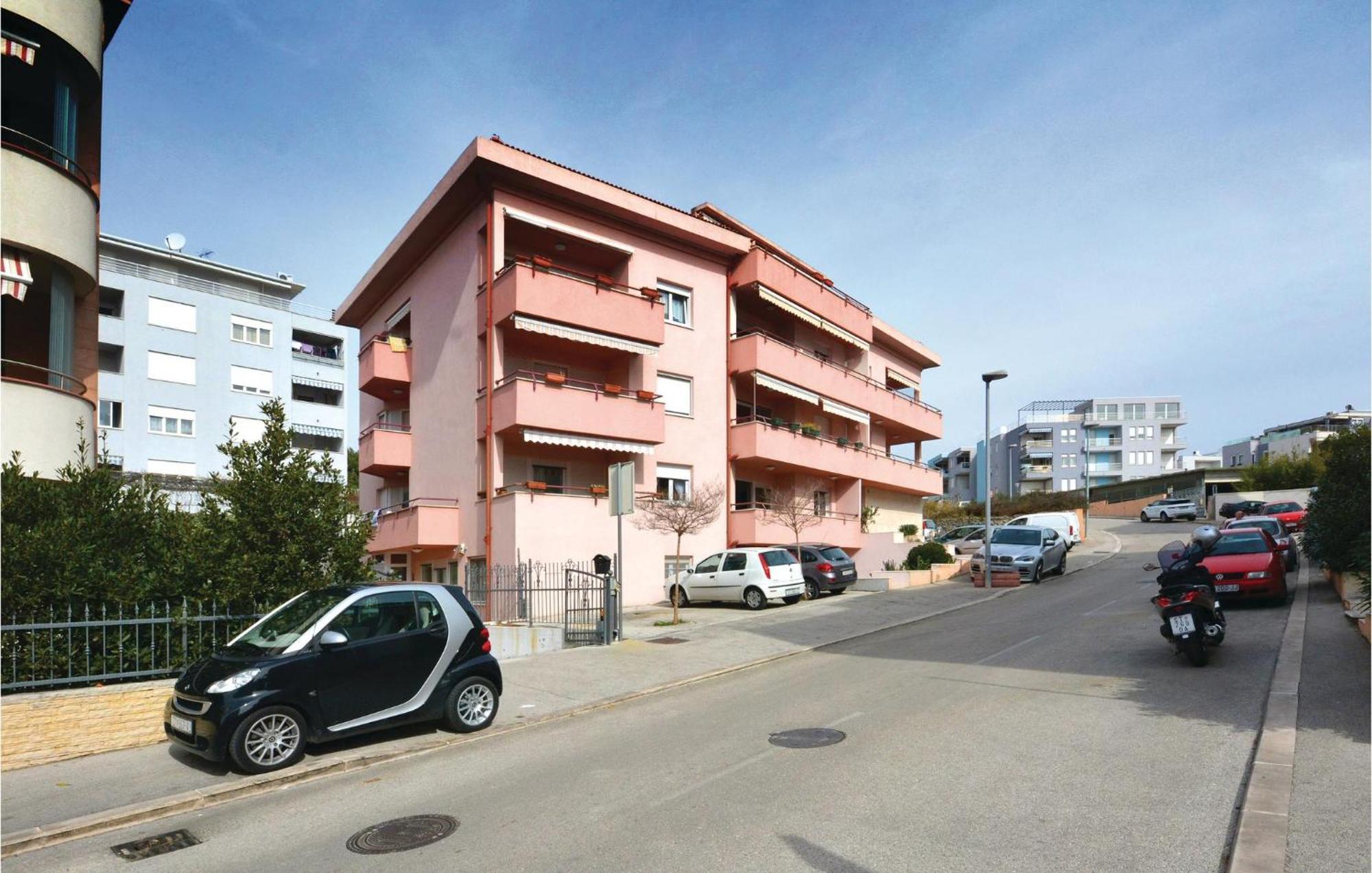 Nice Apartment In Split With Wifi * Split