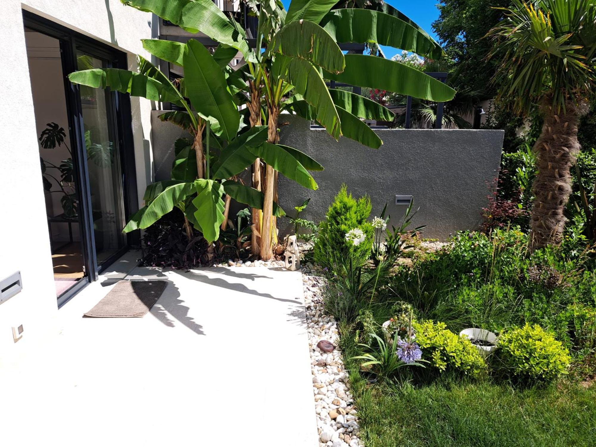 Apartamento With Private Pool Split