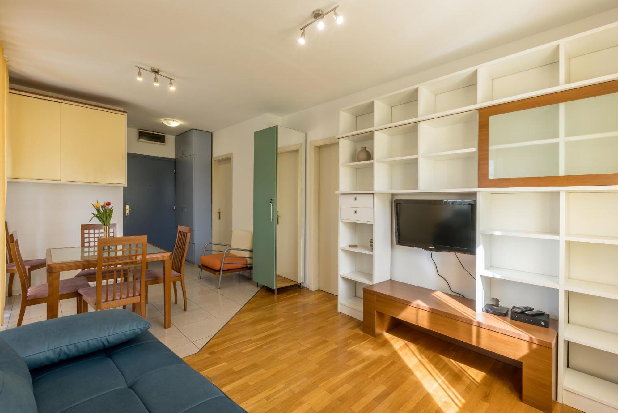 Hana Apartment *