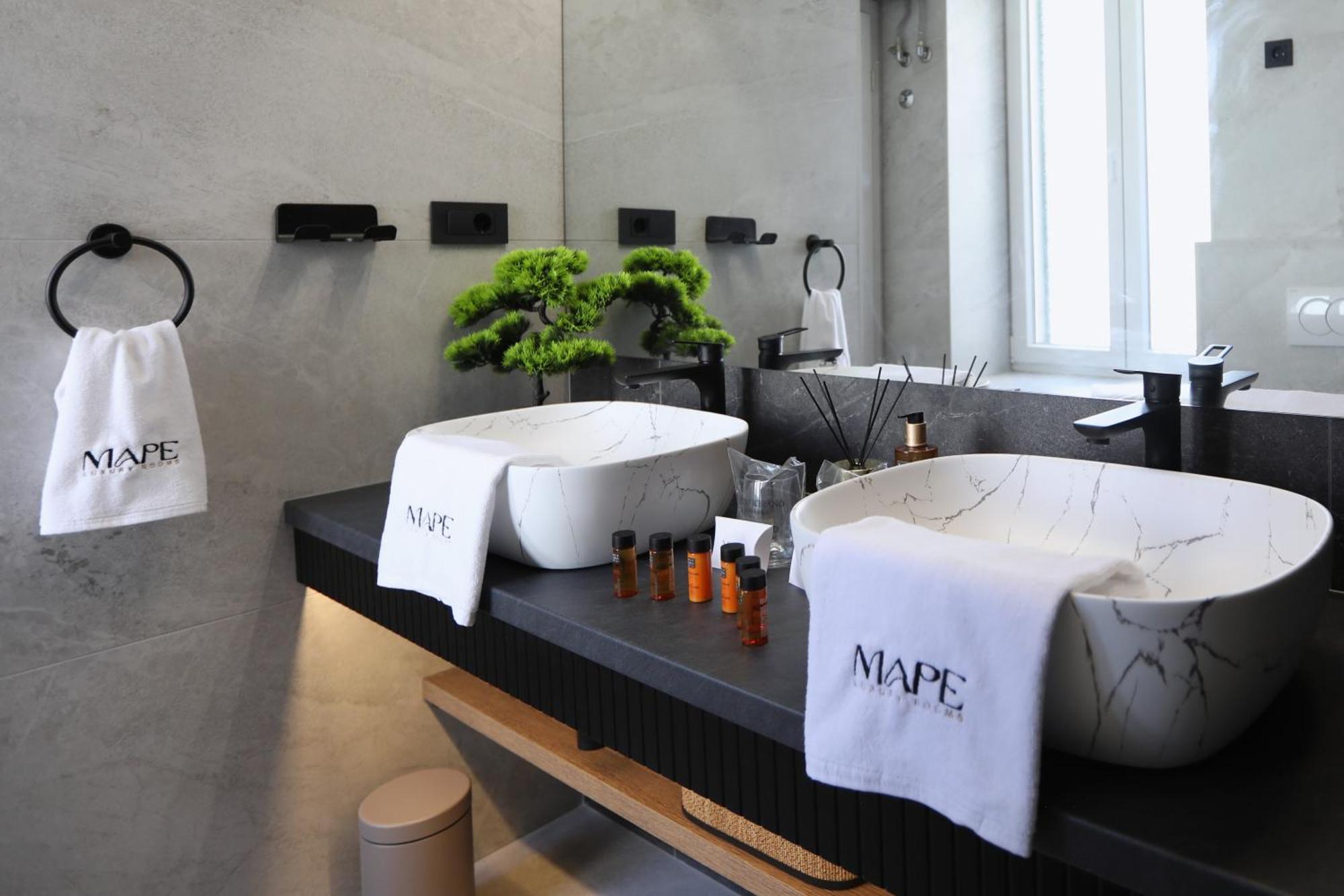 Ma Pe Luxury