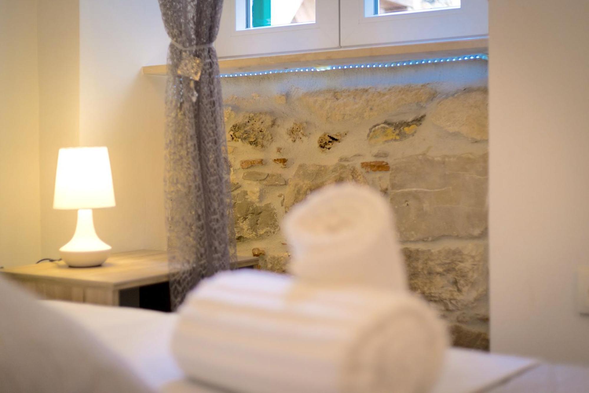 Luxe Diocletian Stones Centre Apartment