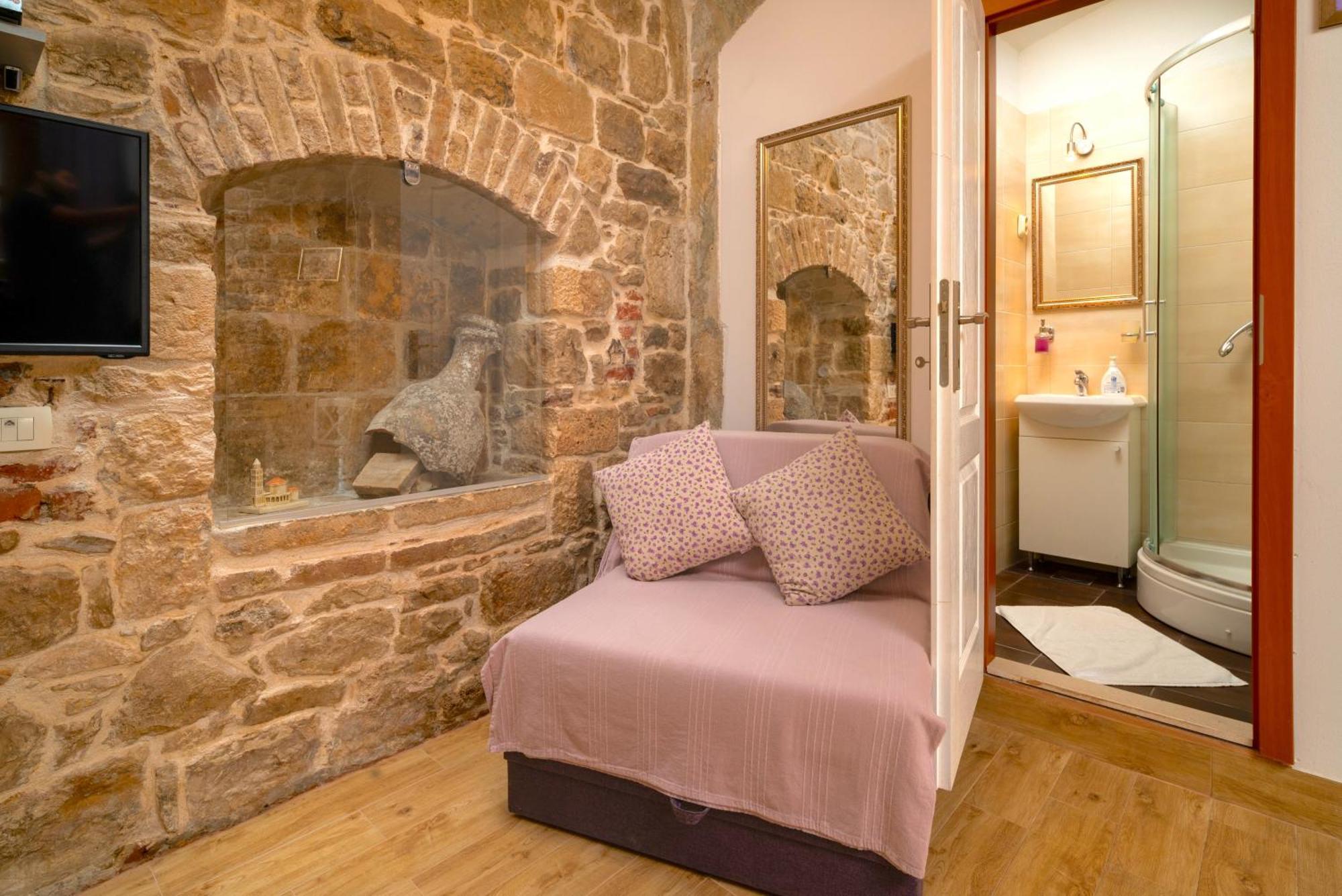 Luxe Diocletian Stones Centre Apartment Split