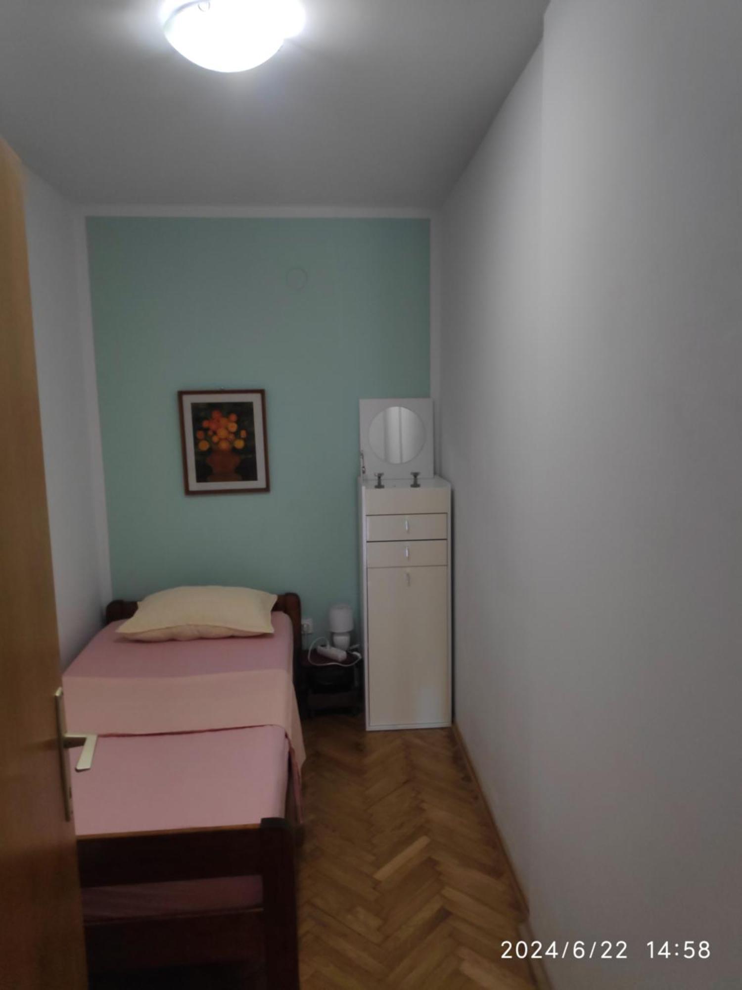 Apartment Spacious With Big Garden Near