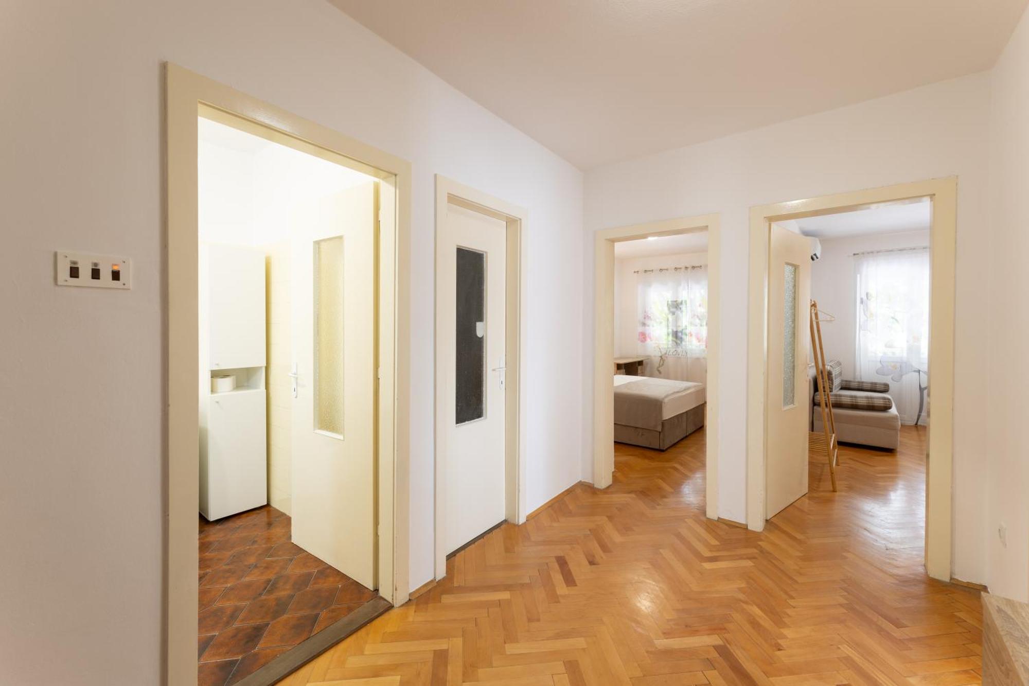 Apartment To & Old Town