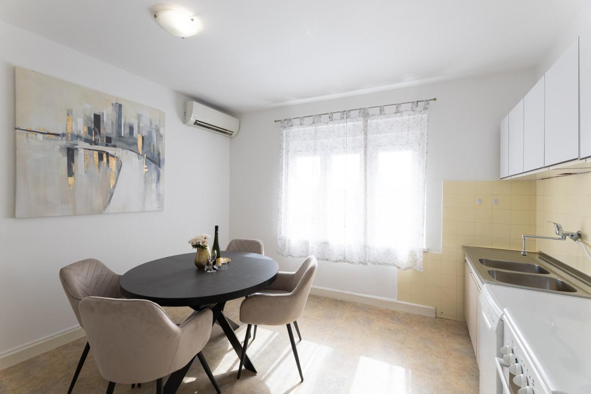 Apartment To & Old Town *