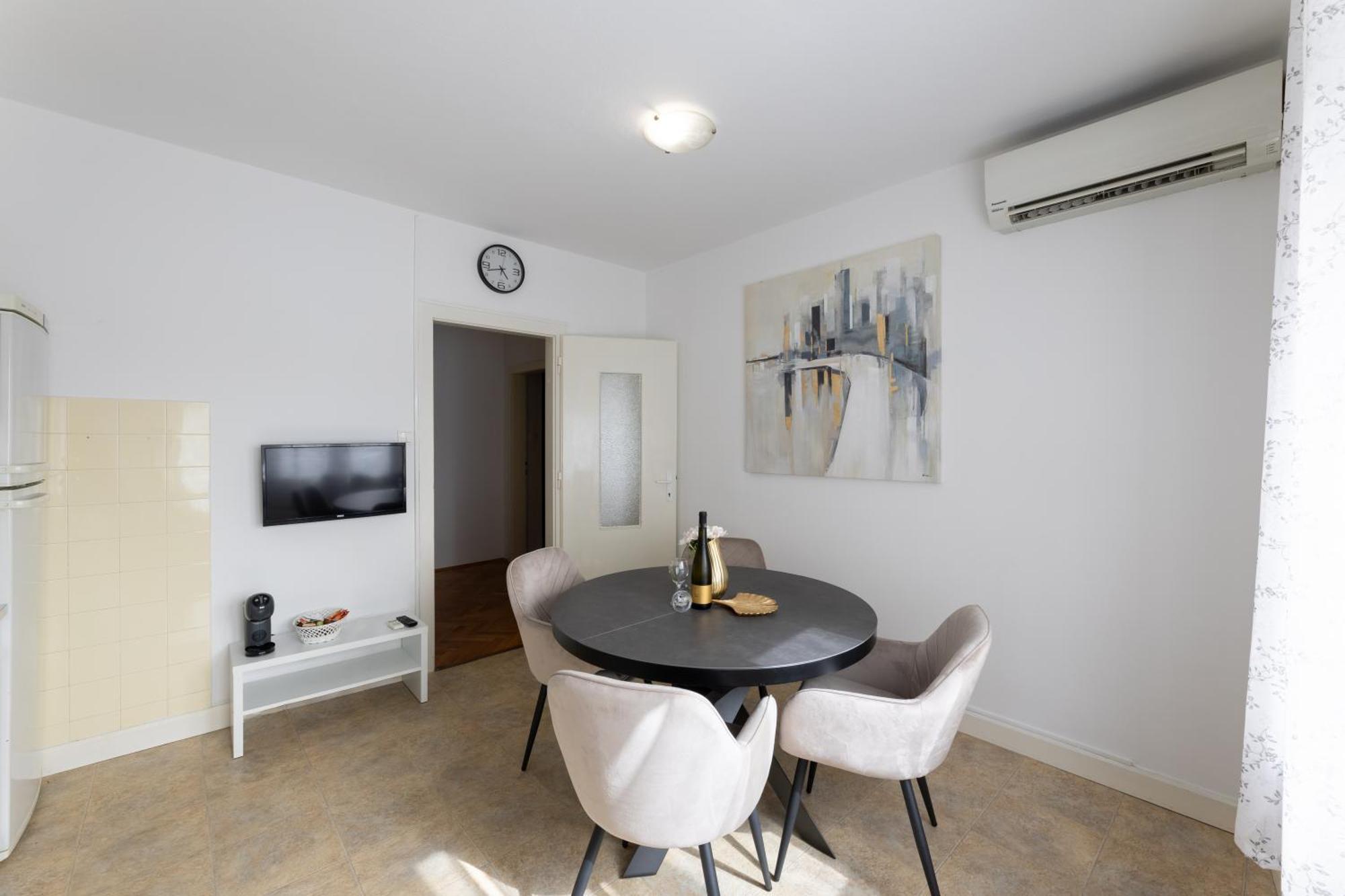 Apartment To & Old Town