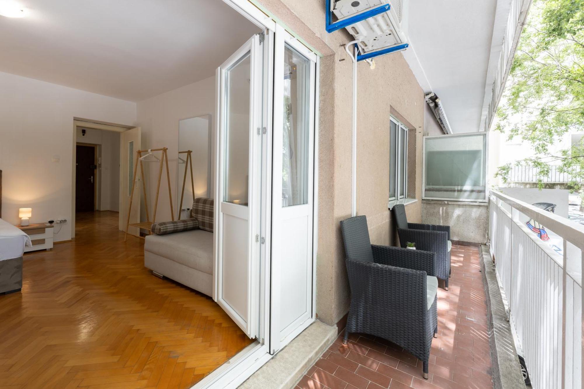Apartment To & Old Town