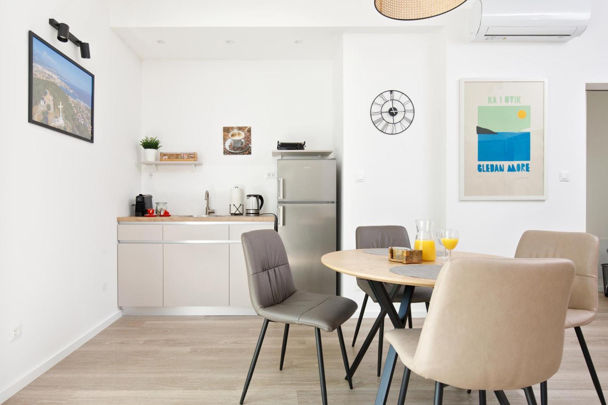 Apartman Mir Apartment *