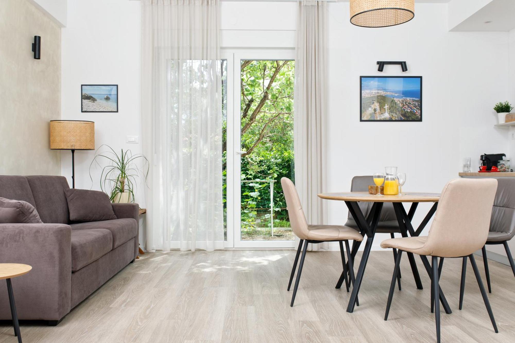 Apartment Apartman Mir Split