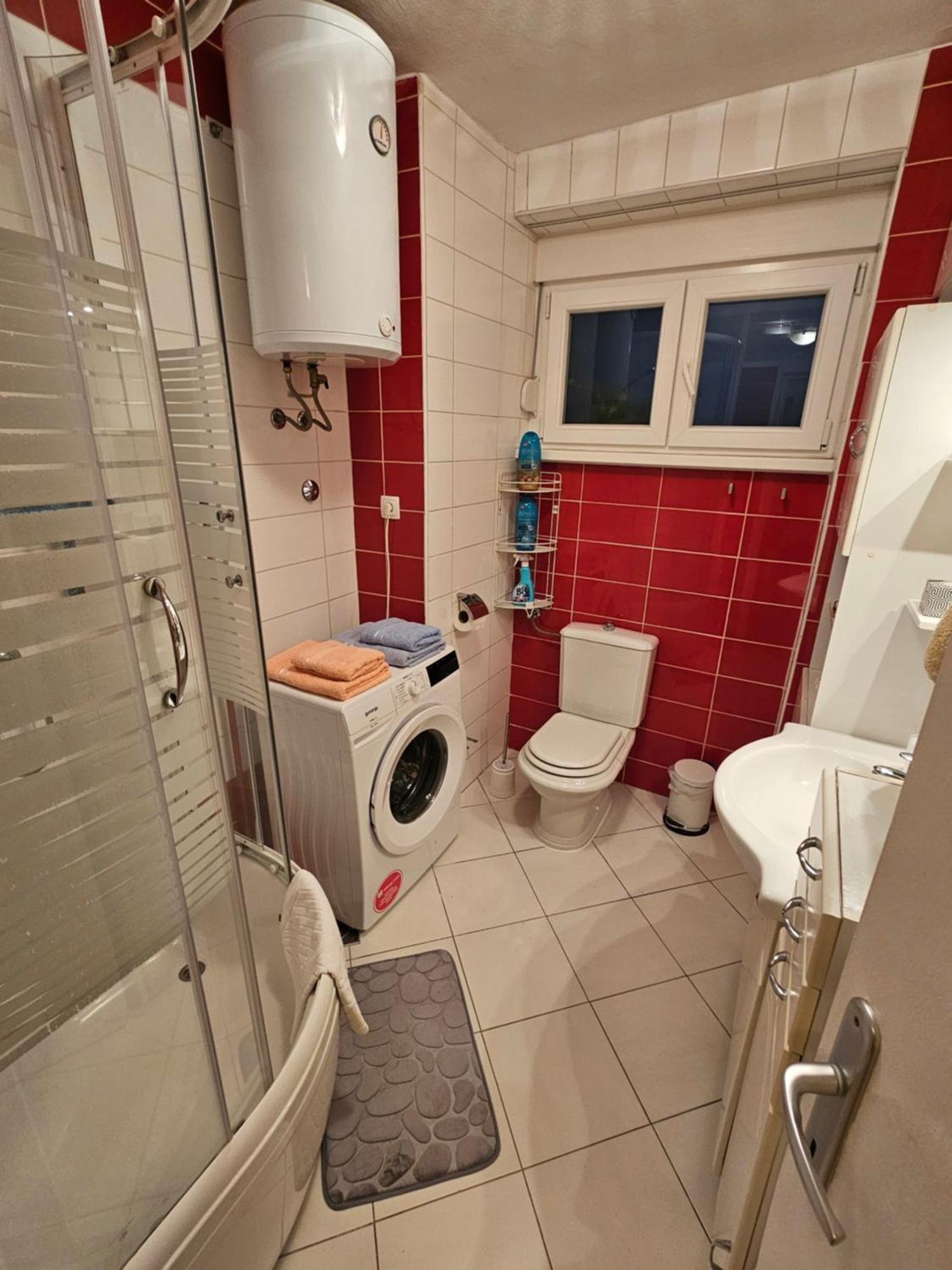 Appartement With Balcony Red Rose *