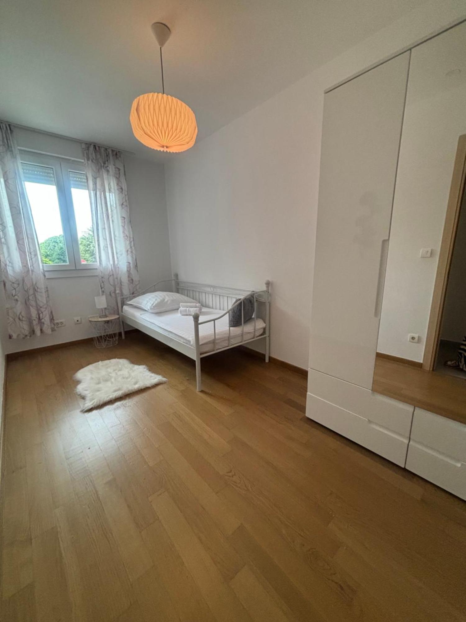 Apartment Dalmatinos Znjan