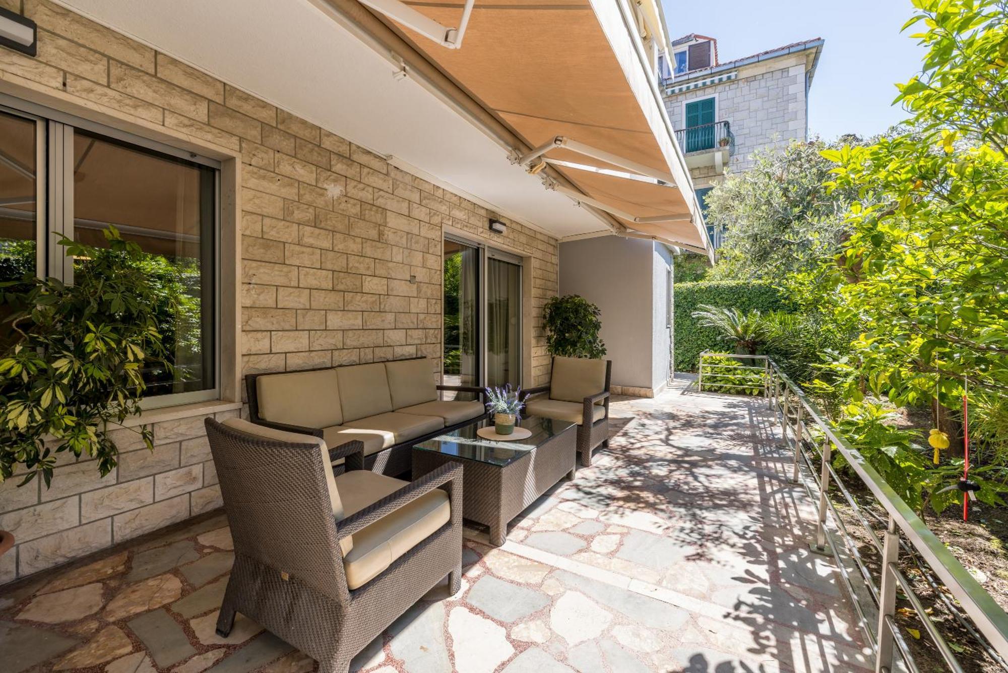Appartement Oasis By Bacvice Beach, Private Parking & Garden - Casa Moro *