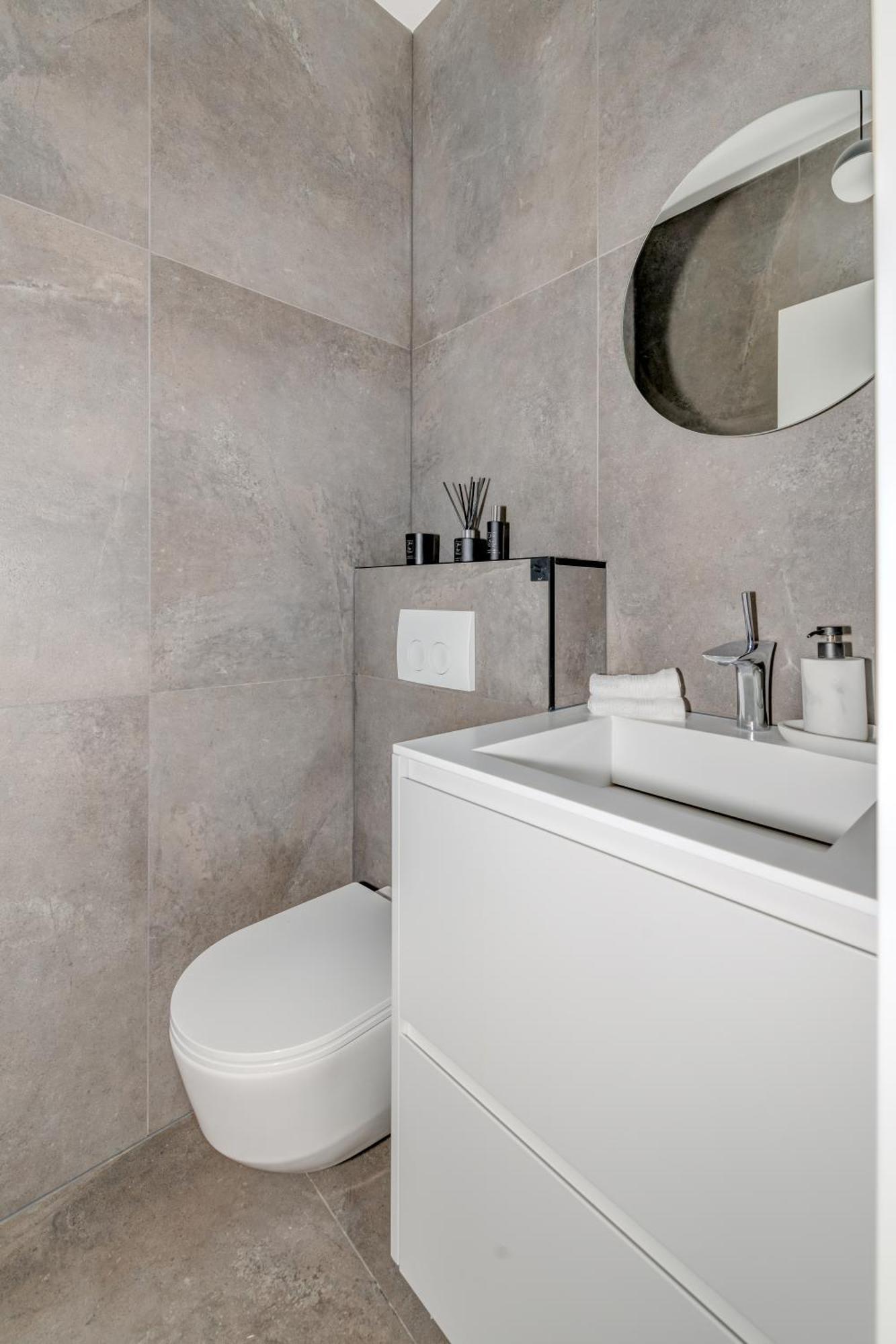 Apartman Location! Spacious Lux -5 Min From & Centre Split