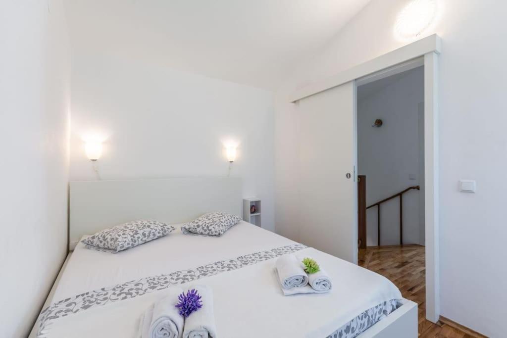 Sun House In The Centre Apartment *