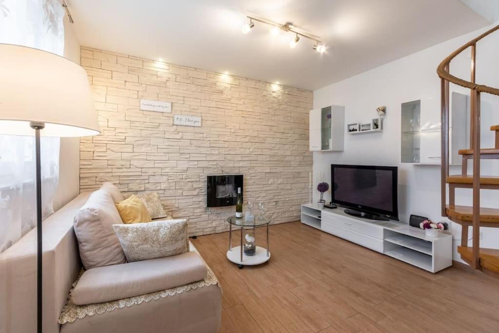 Sun House In The Centre Apartment Split