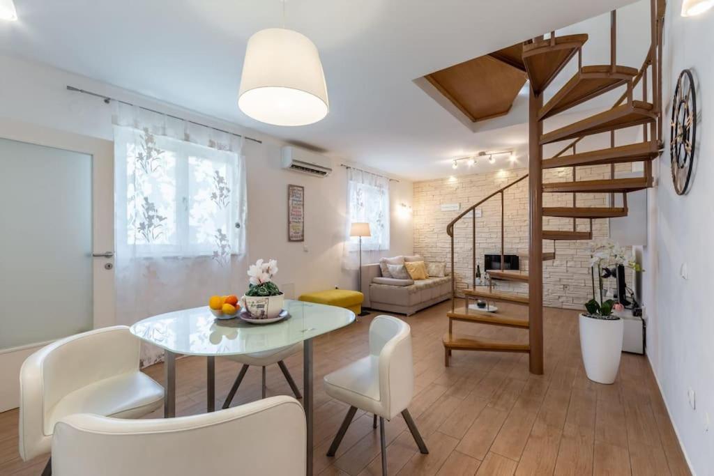 Apartment Sun House In The Centre Split