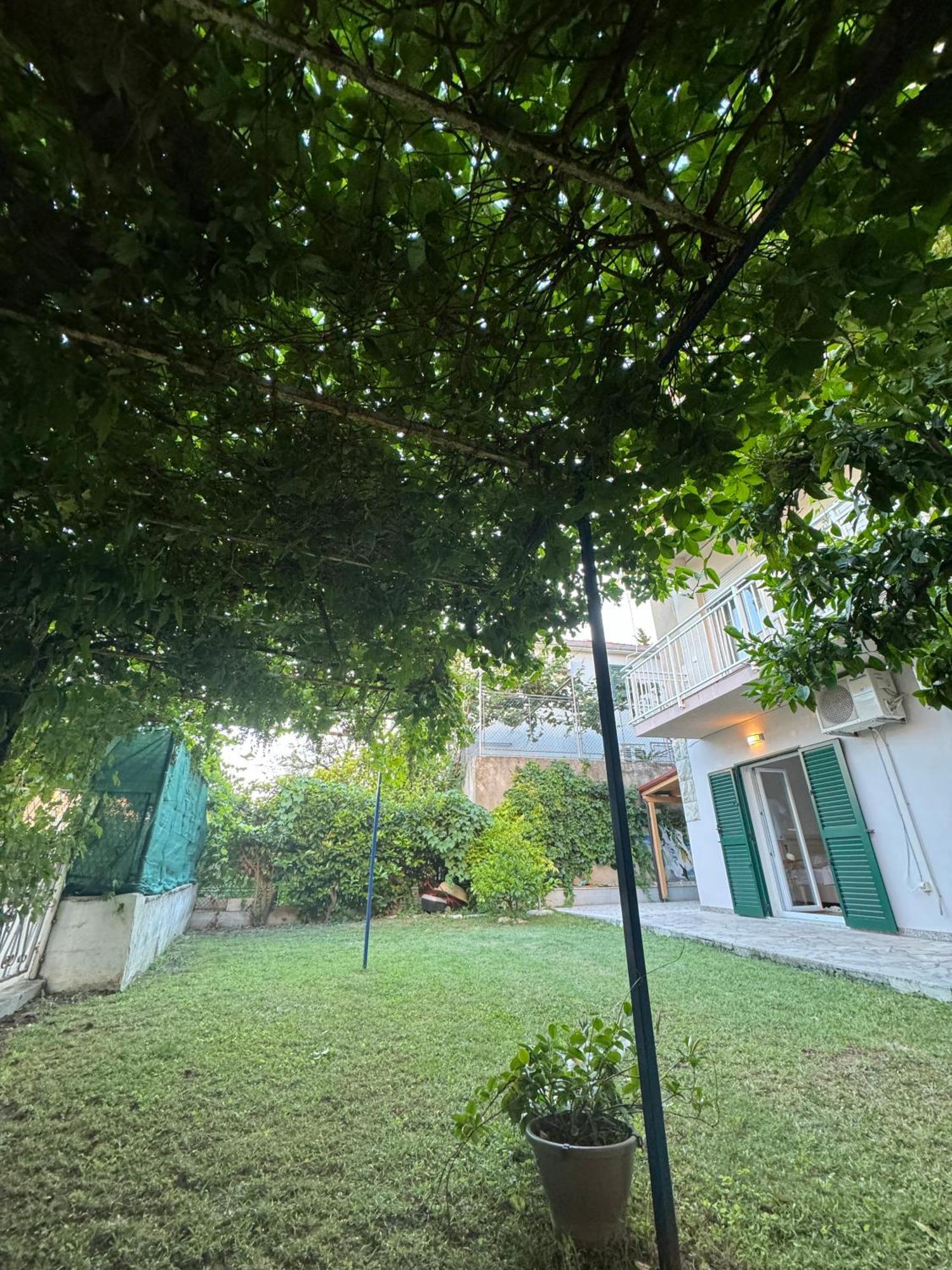 Valentinas Garden Apartment *